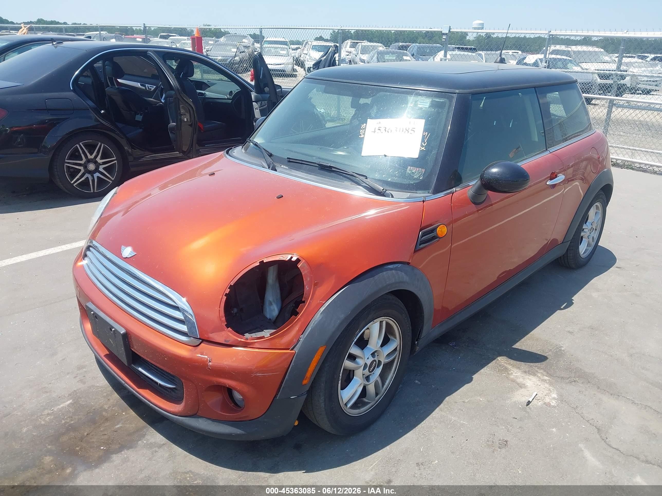 2013 Mini Hardtop Cooper Orange vin: WMWSU3C50DT691005
