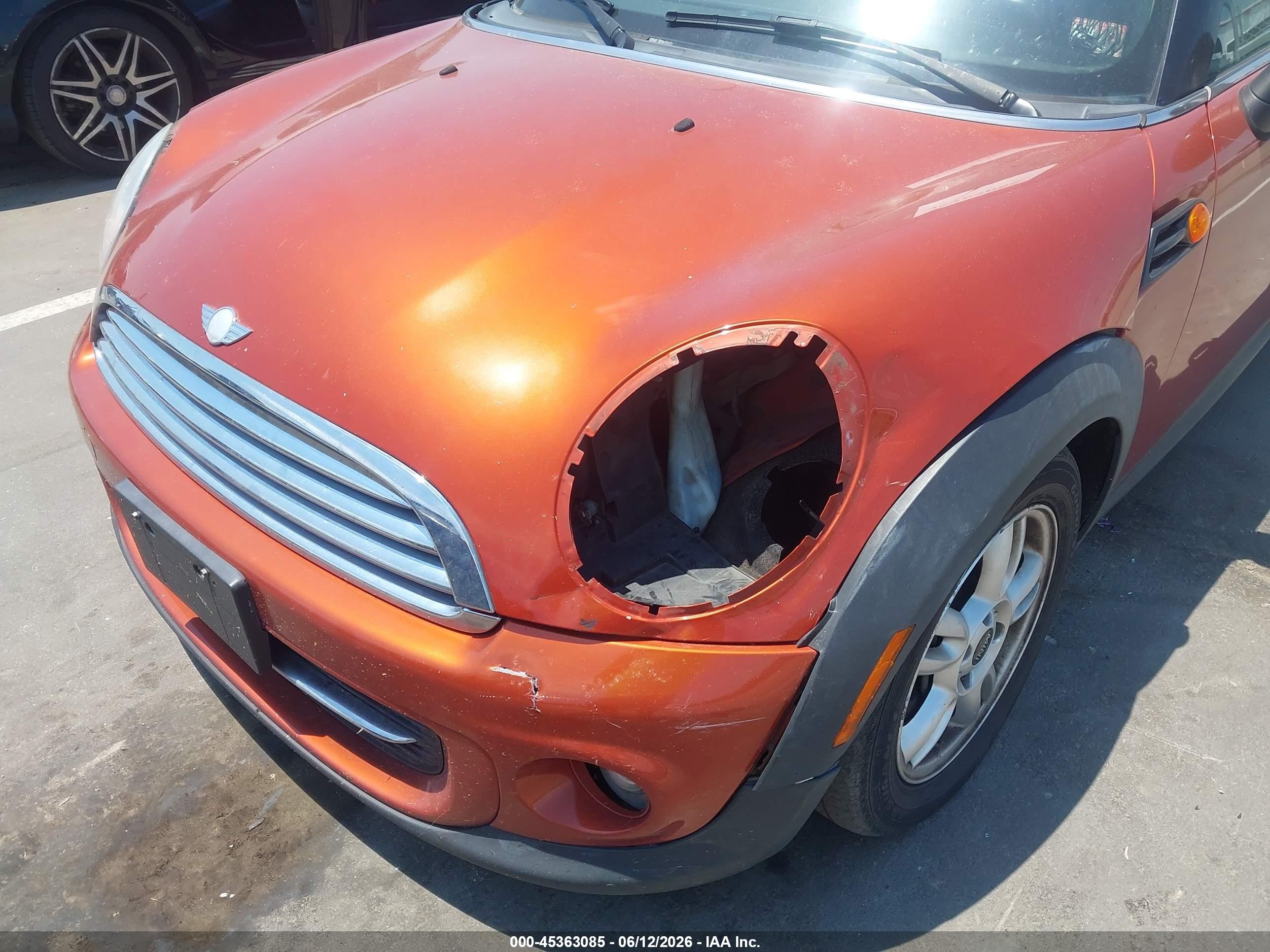 2013 Mini Hardtop Cooper Orange vin: WMWSU3C50DT691005