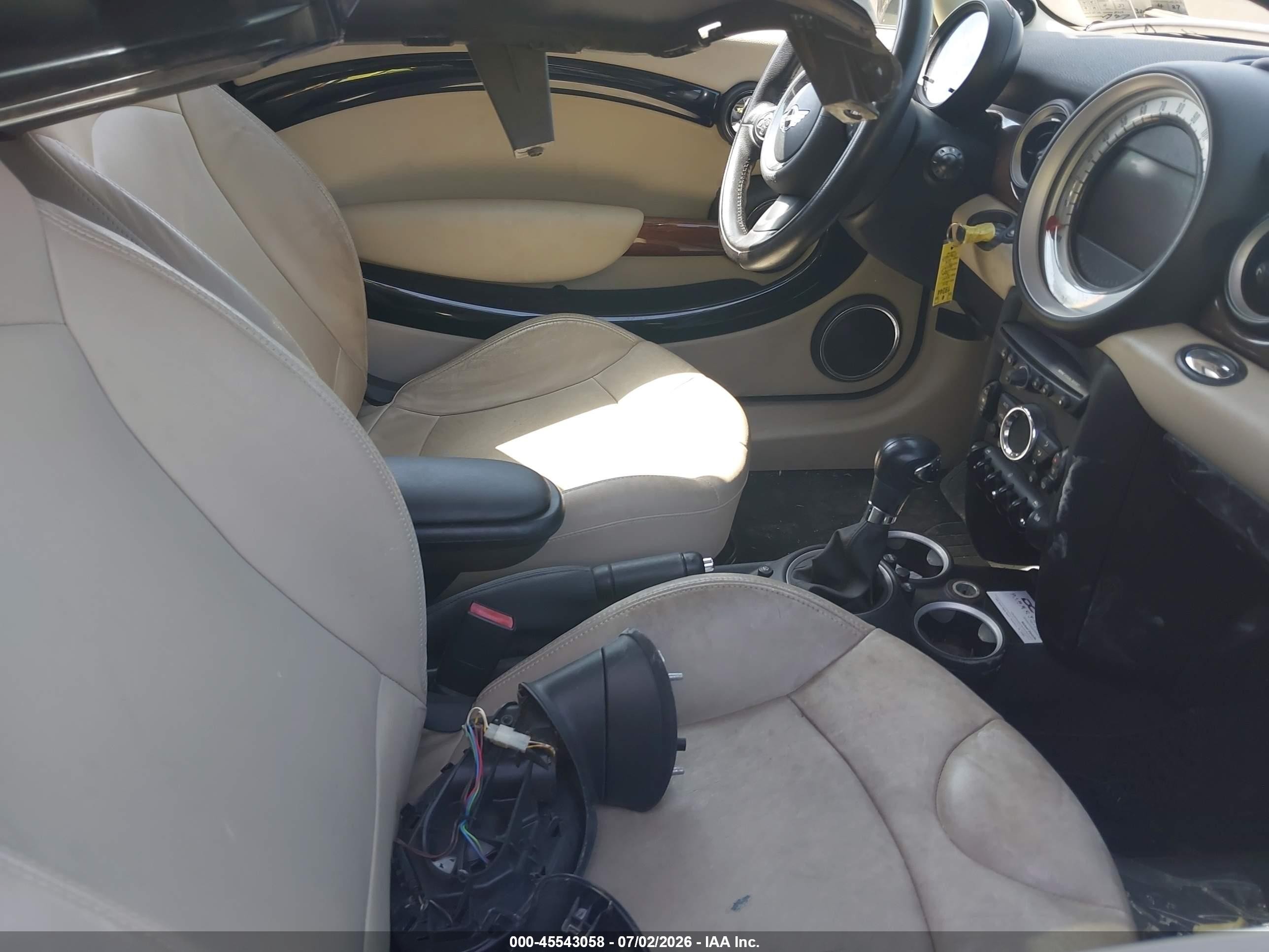 2011 Mini Cooper   Black vin: WMWSU3C51BT095303