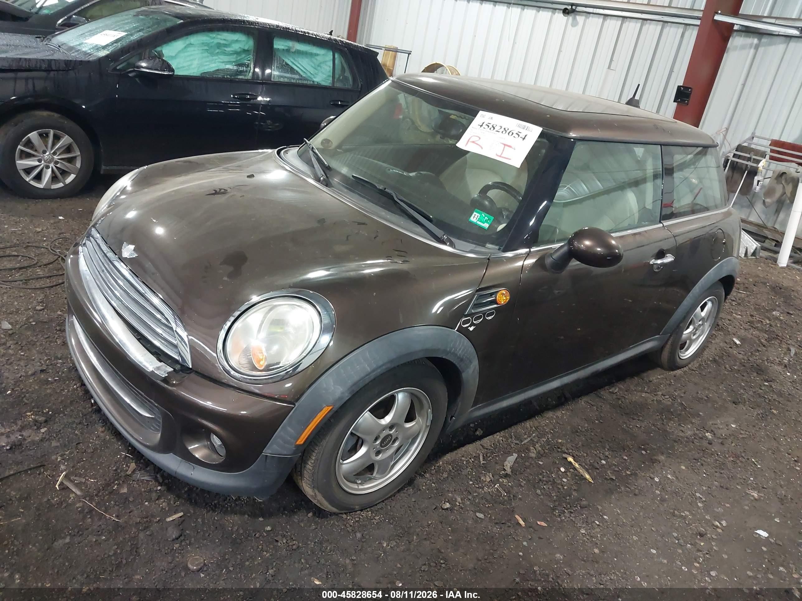 2011 Mini Cooper   Brown vin: WMWSU3C51BTX96441