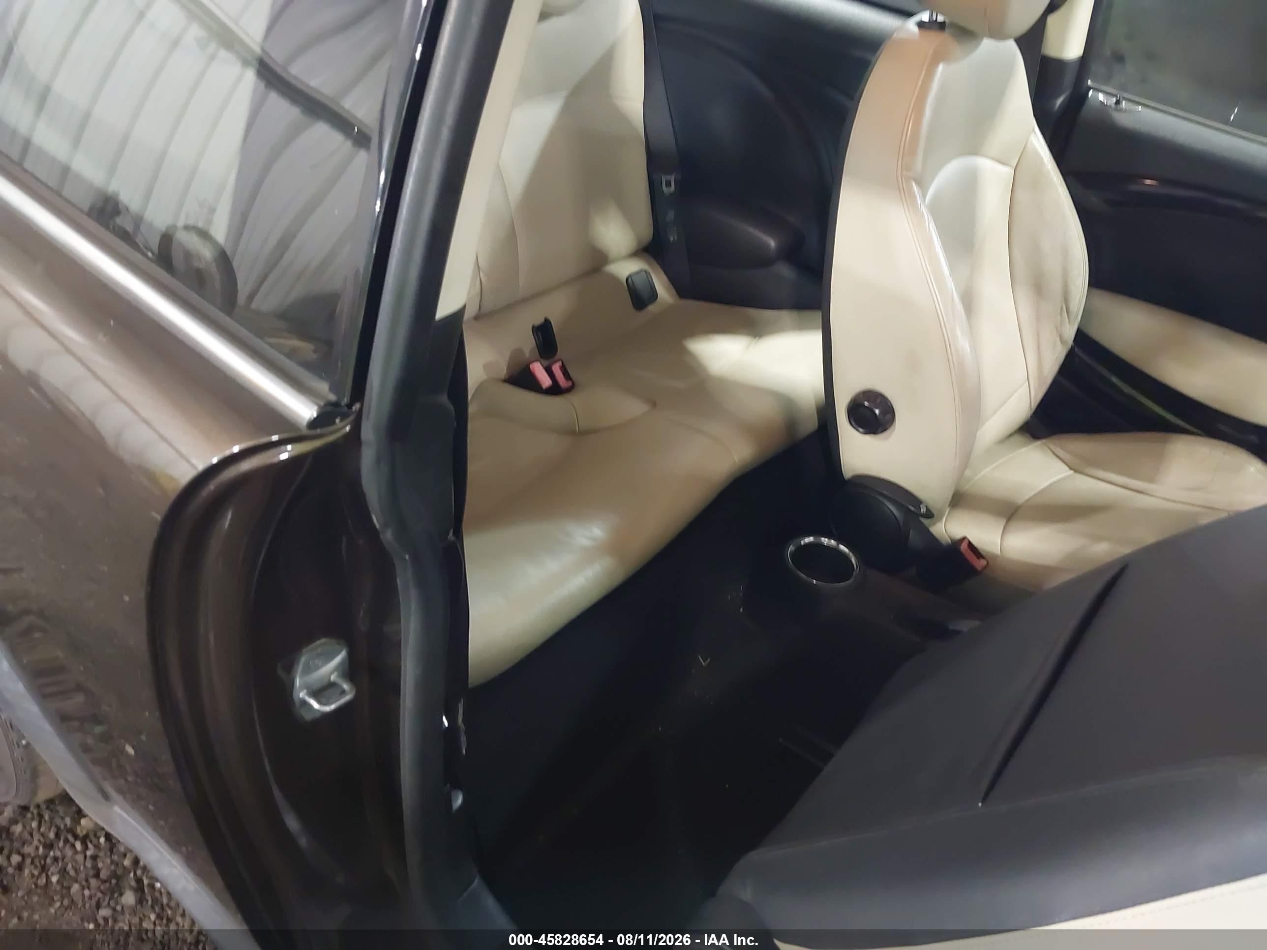 2011 Mini Cooper   Brown vin: WMWSU3C51BTX96441
