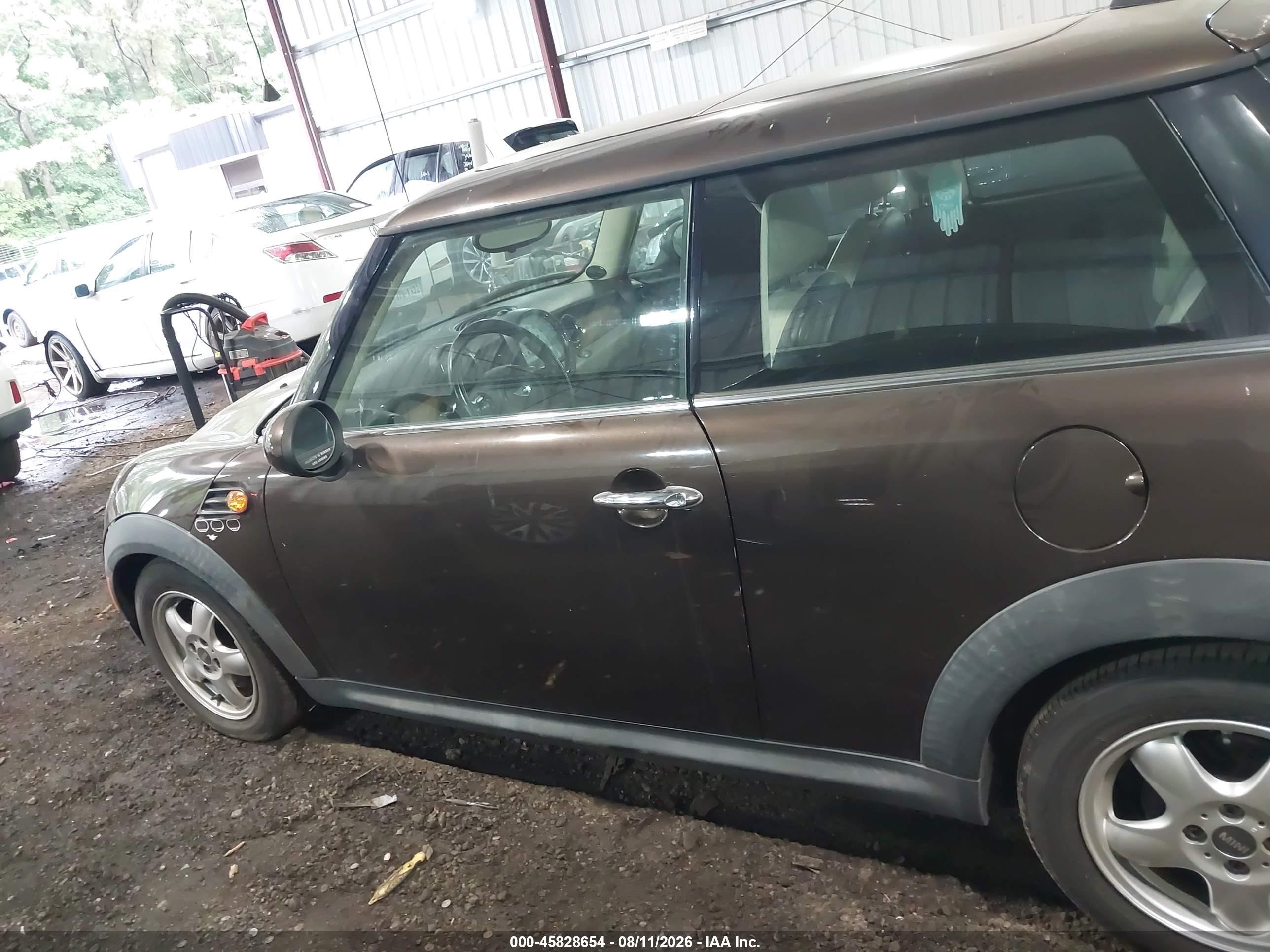 2011 Mini Cooper   Brown vin: WMWSU3C51BTX96441