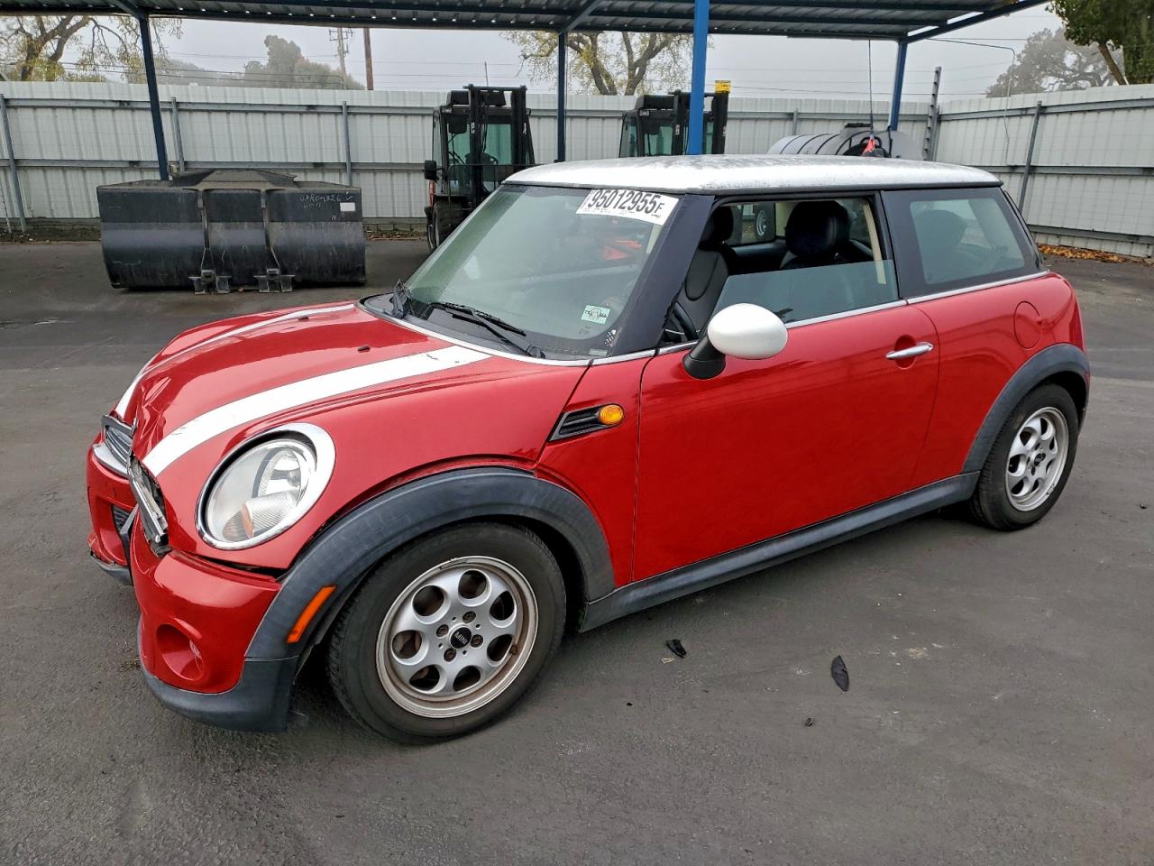 2012 Mini Cooper Red vin: WMWSU3C51CT541175