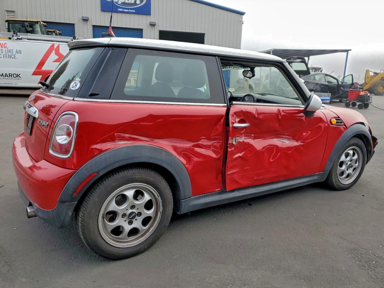 2012 Mini Cooper Red vin: WMWSU3C51CT541175