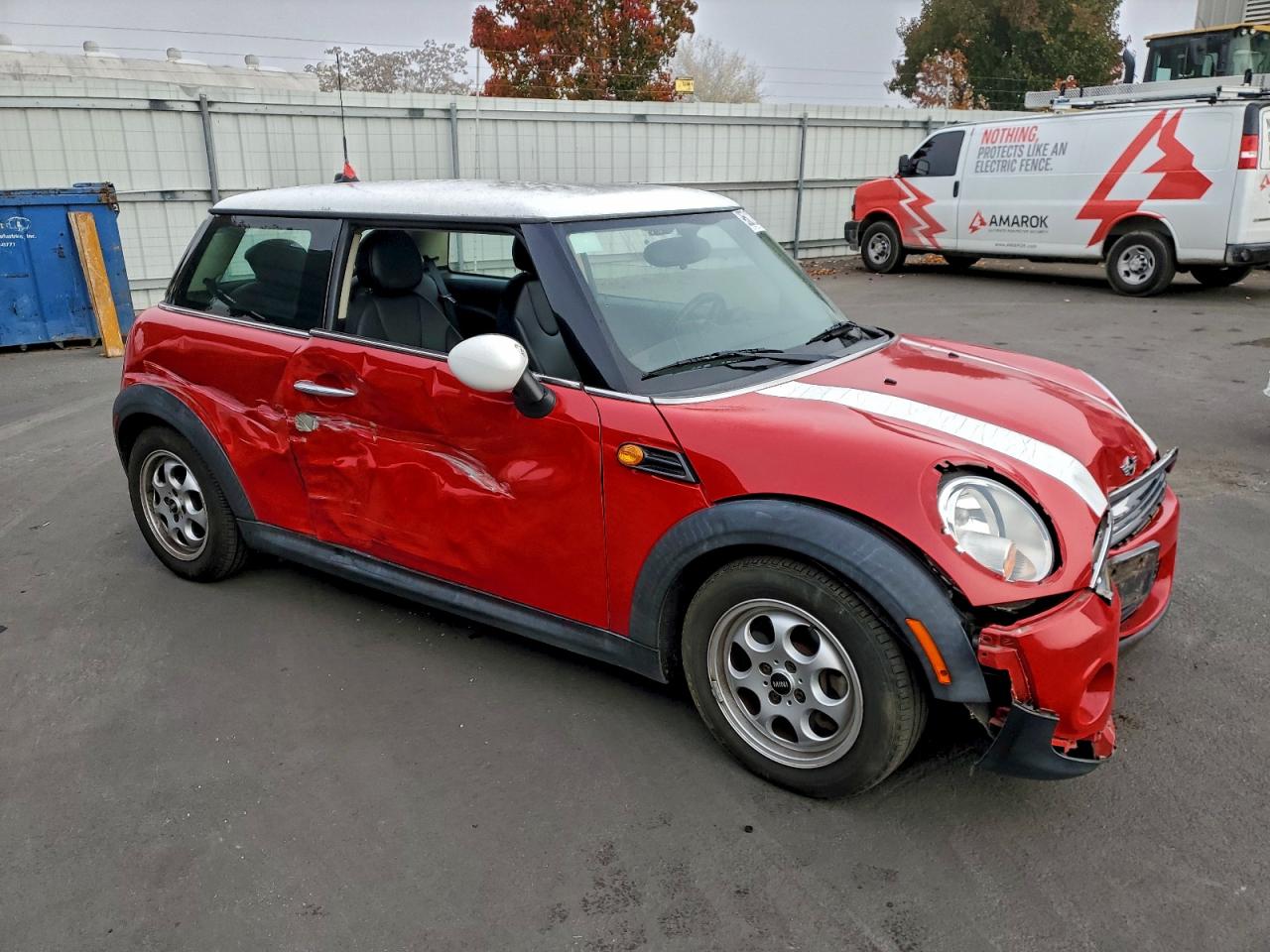 2012 Mini Cooper Red vin: WMWSU3C51CT541175