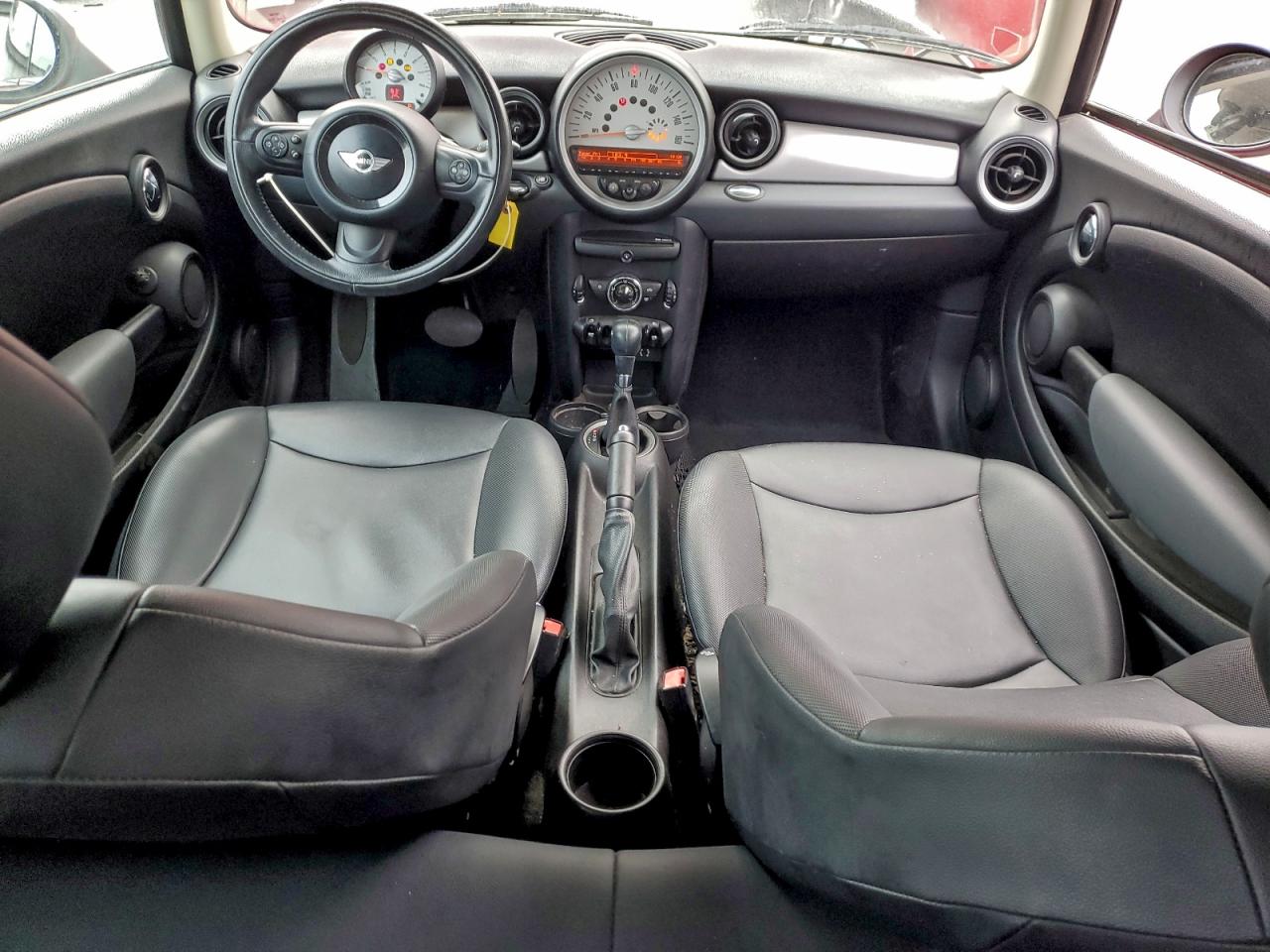2012 Mini Cooper Red vin: WMWSU3C51CT541175