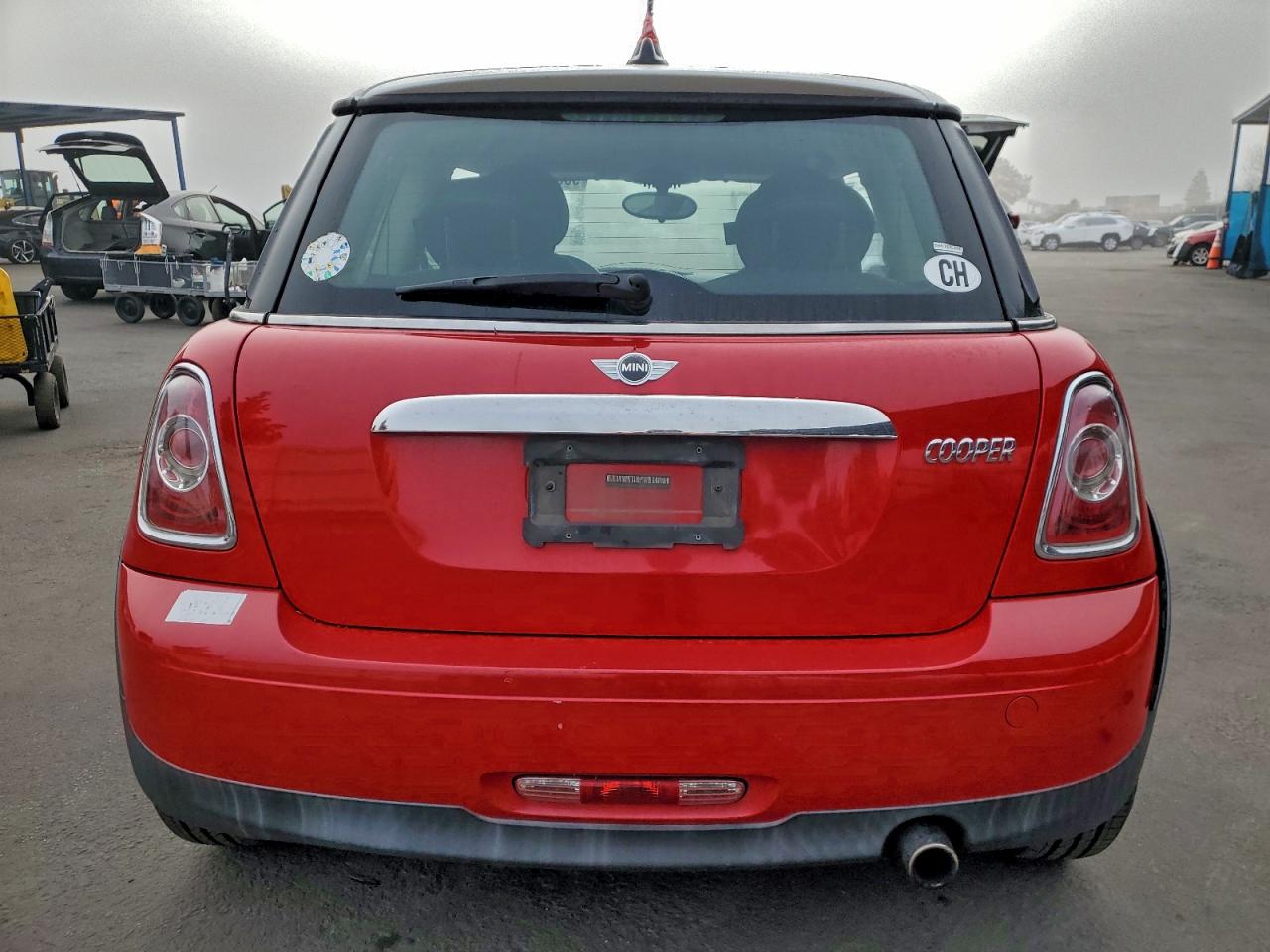 2012 Mini Cooper Red vin: WMWSU3C51CT541175
