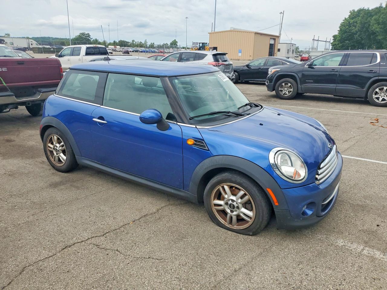 2013 Mini Cooper Blue vin: WMWSU3C51DT689280