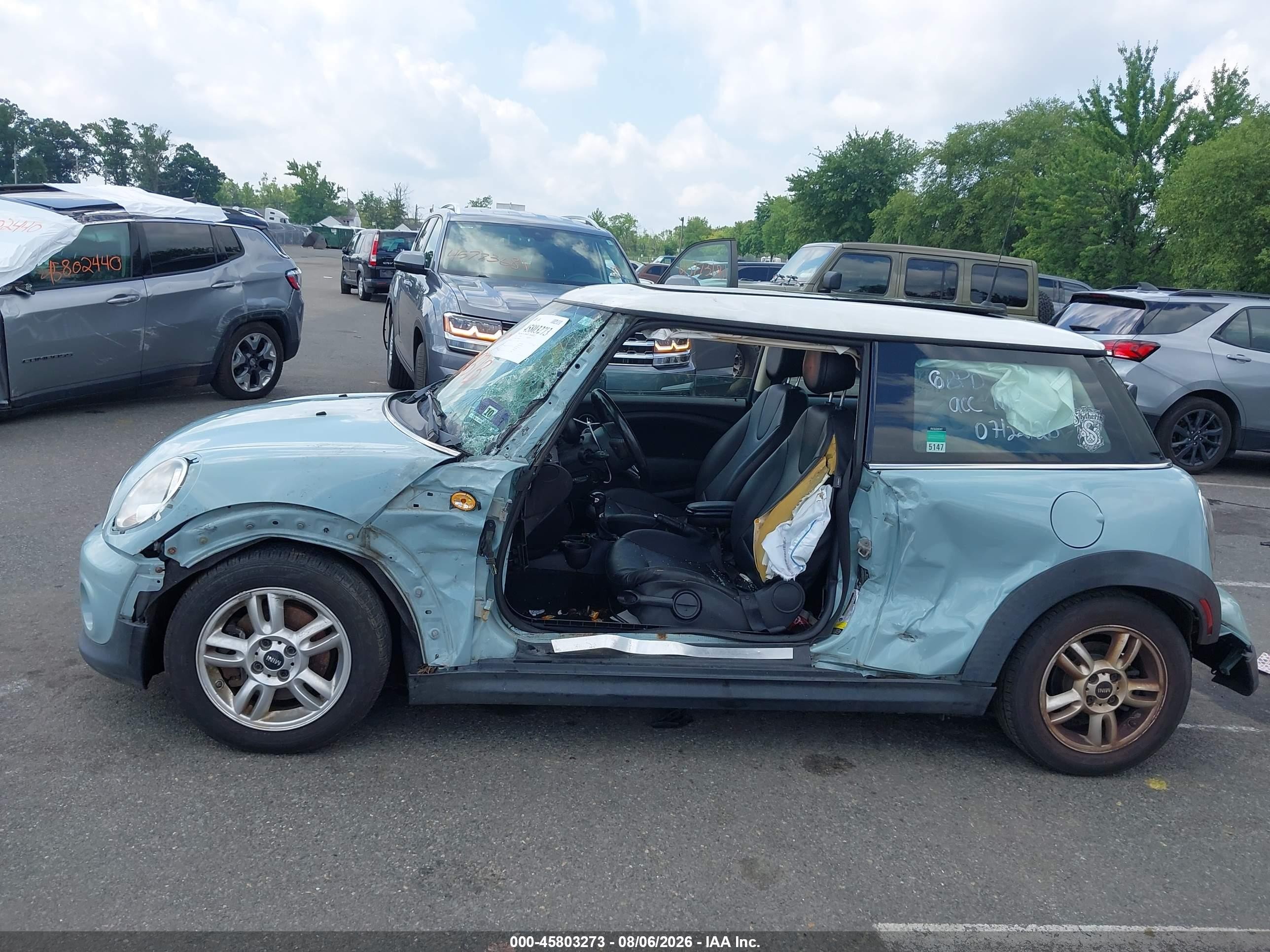 2013 Mini Hardtop Cooper Blue vin: WMWSU3C52DT548878