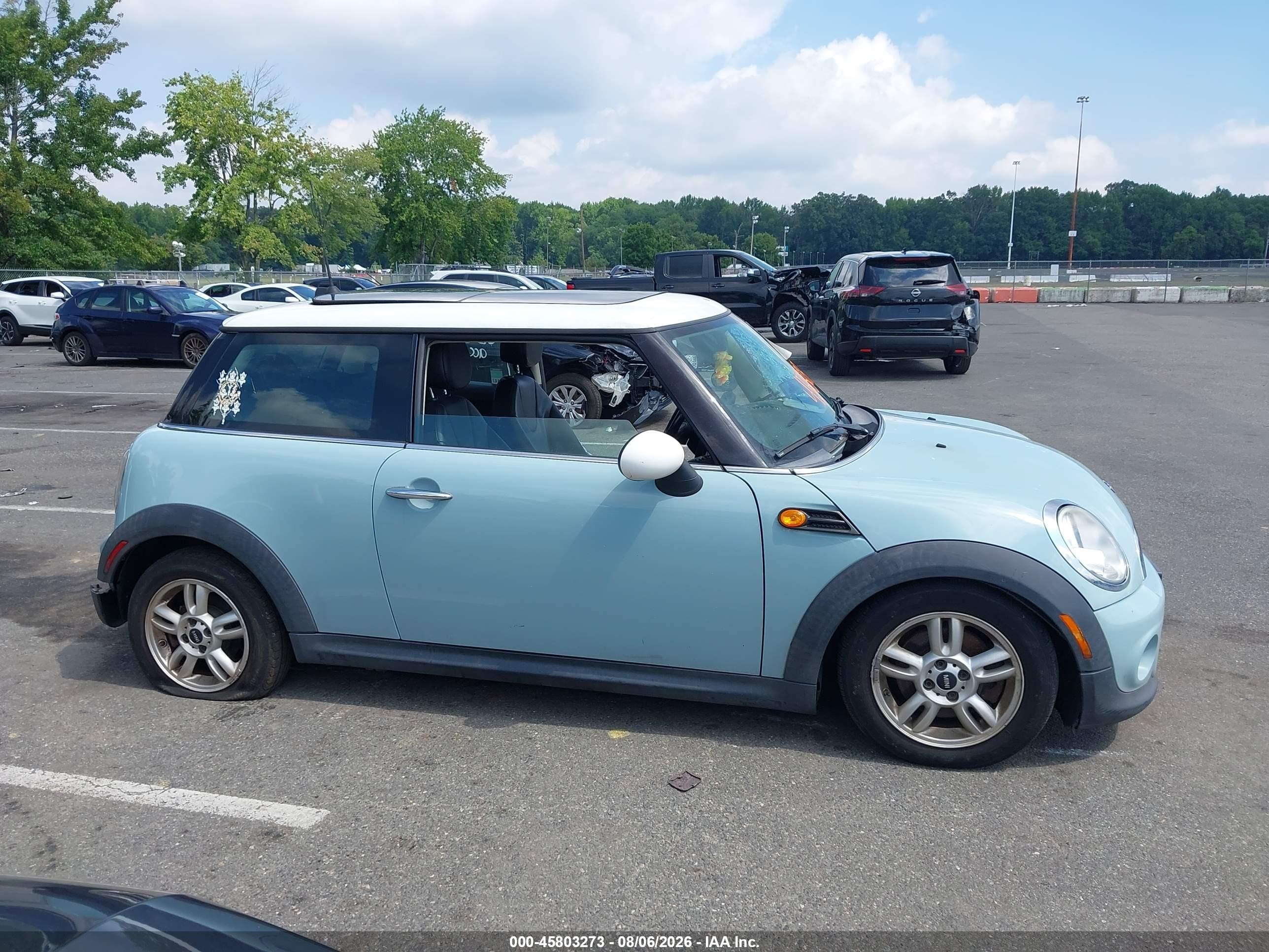 2013 Mini Hardtop Cooper Blue vin: WMWSU3C52DT548878