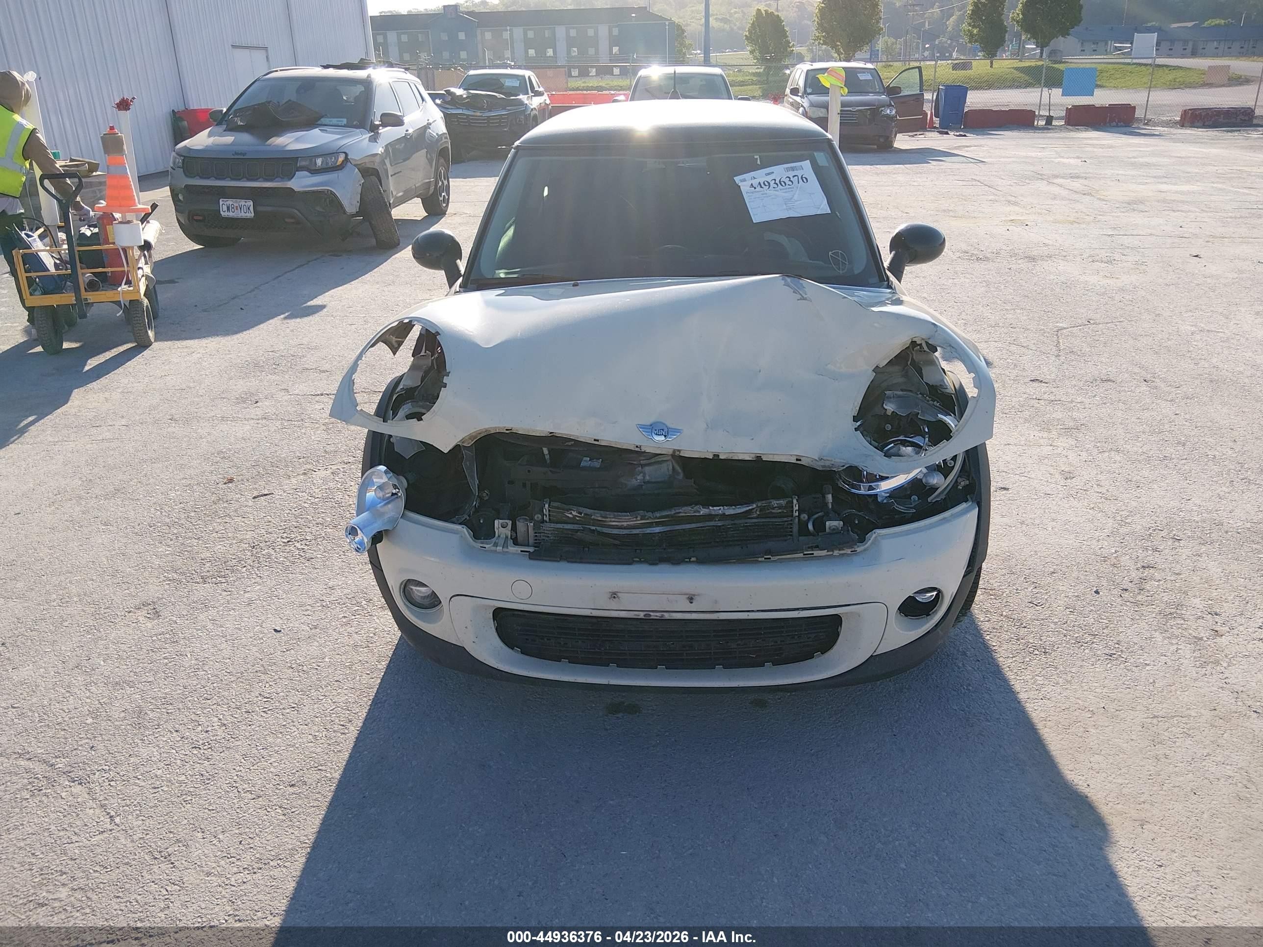 2013 Mini Hardtop Cooper Cream vin: WMWSU3C52DT679650