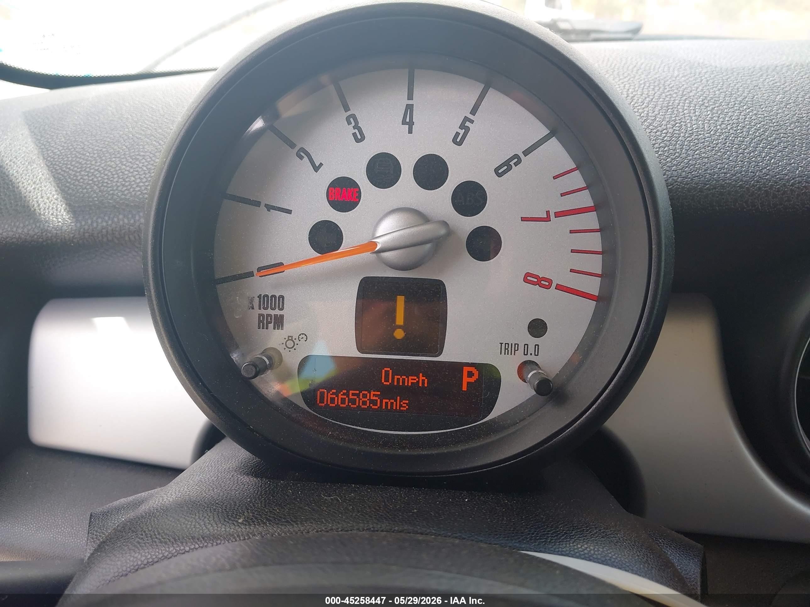 2013 Mini Hardtop Cooper White vin: WMWSU3C52DT685299