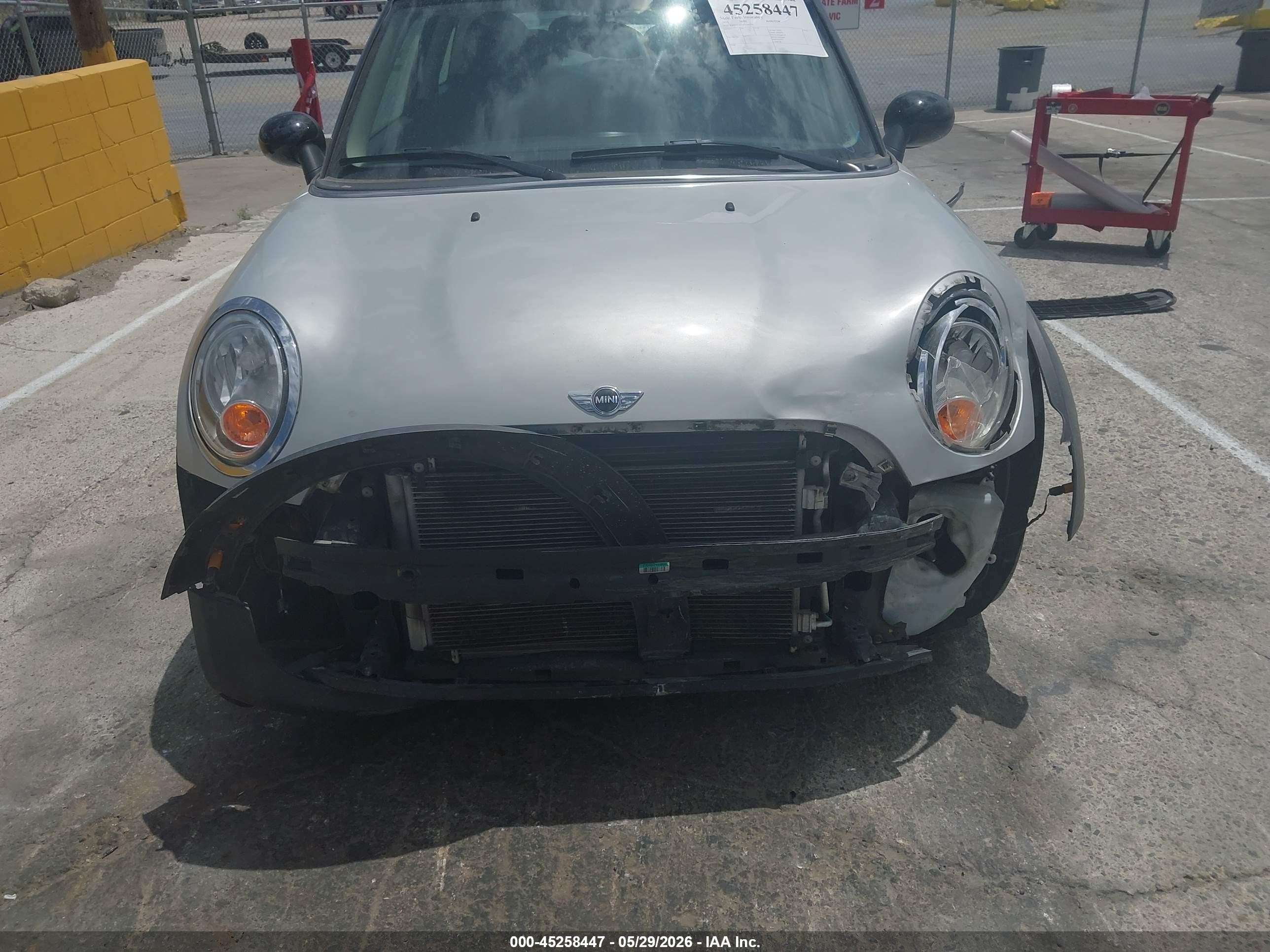 2013 Mini Hardtop Cooper White vin: WMWSU3C52DT685299