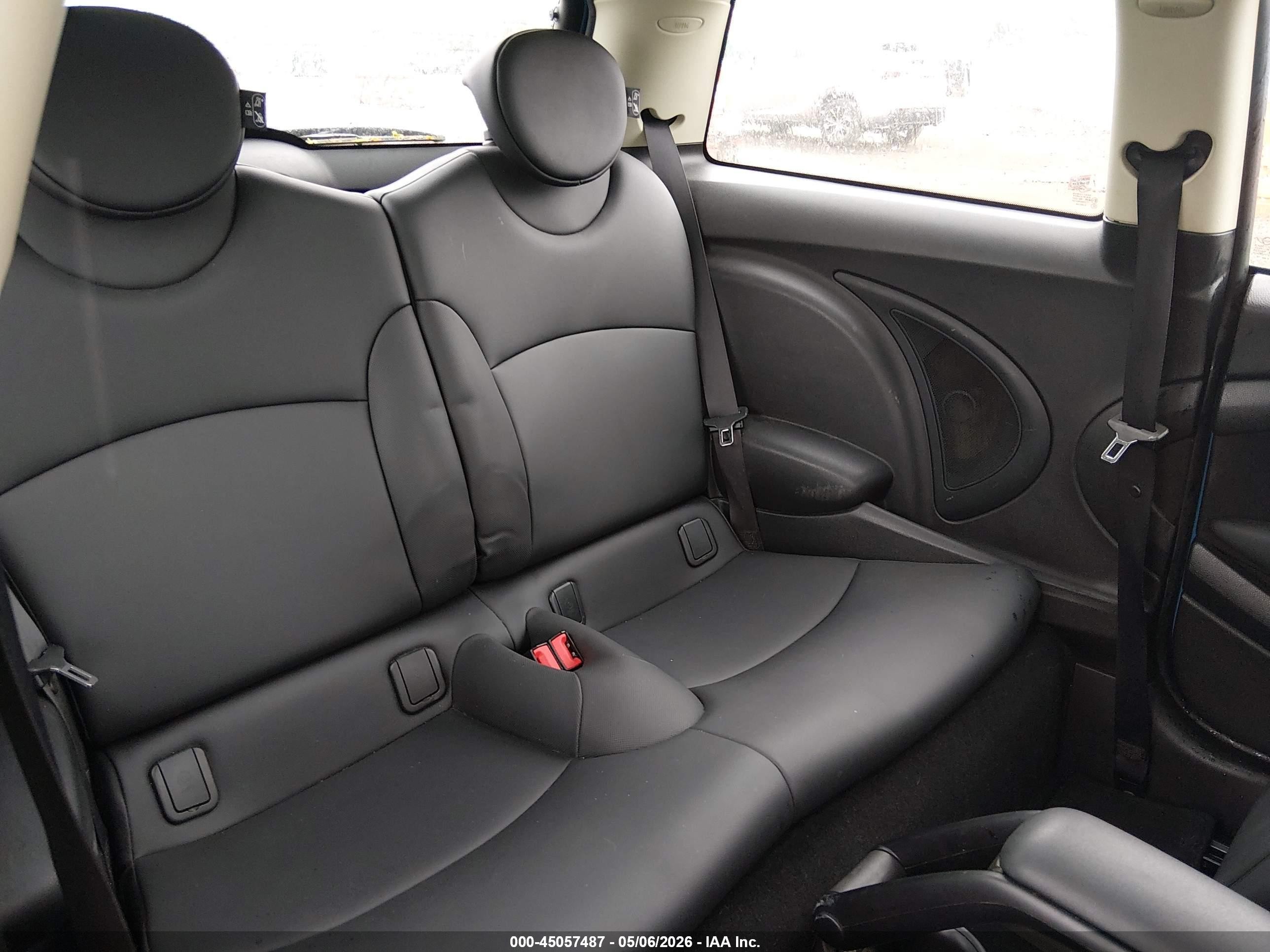 2013 Mini Hardtop Cooper Blue vin: WMWSU3C52DT686808