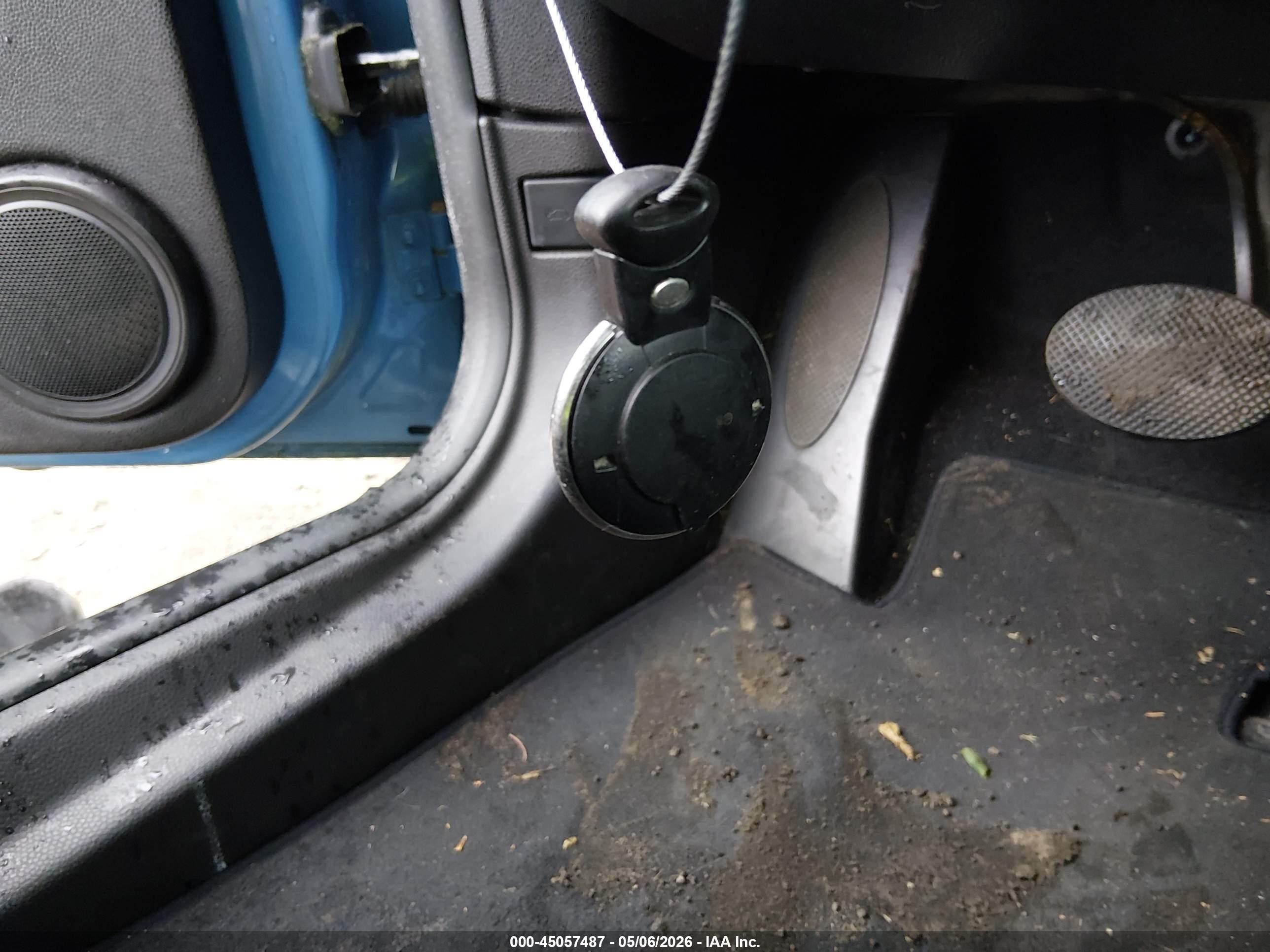 2013 Mini Hardtop Cooper Blue vin: WMWSU3C52DT686808