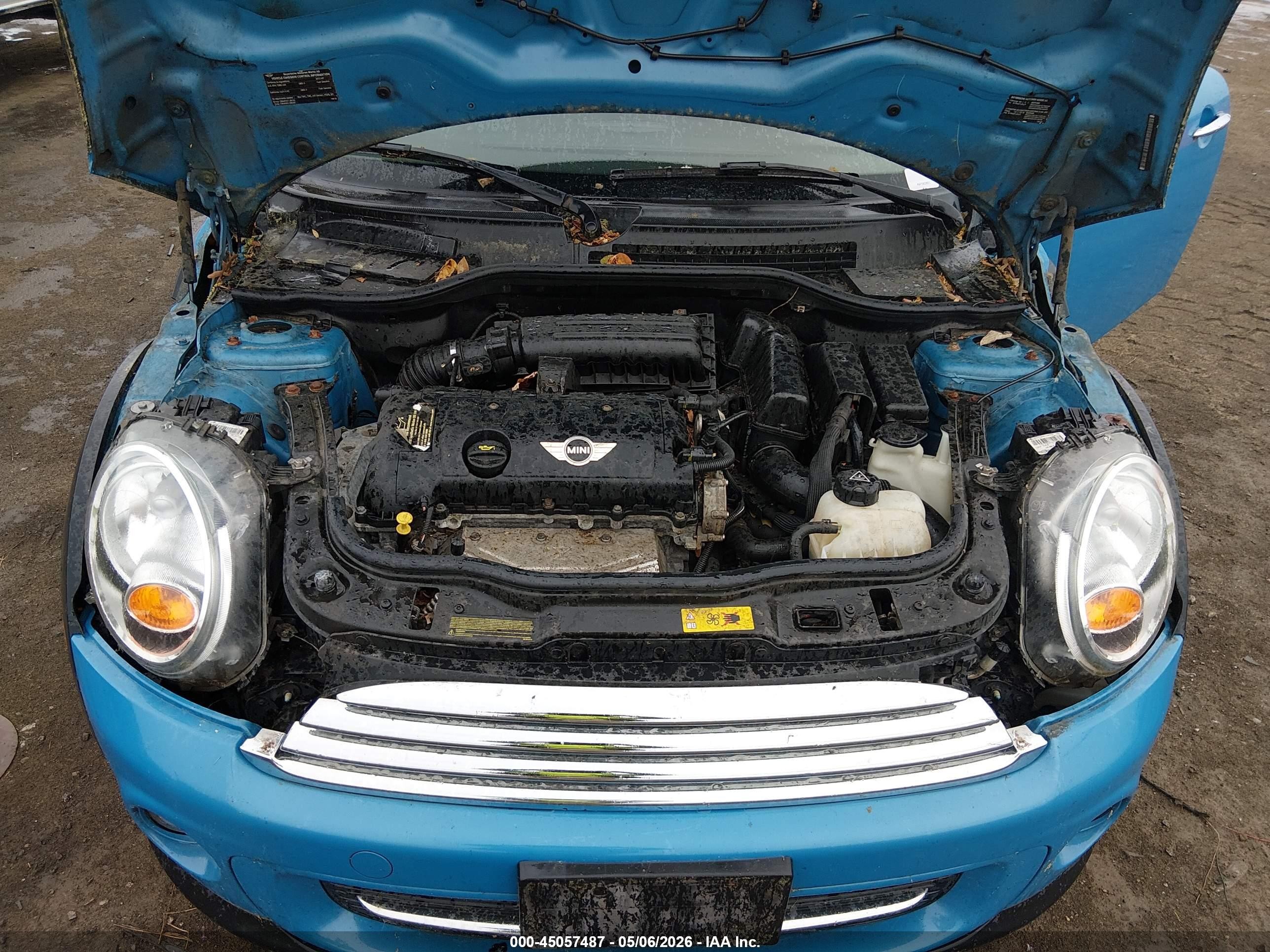 2013 Mini Hardtop Cooper Blue vin: WMWSU3C52DT686808