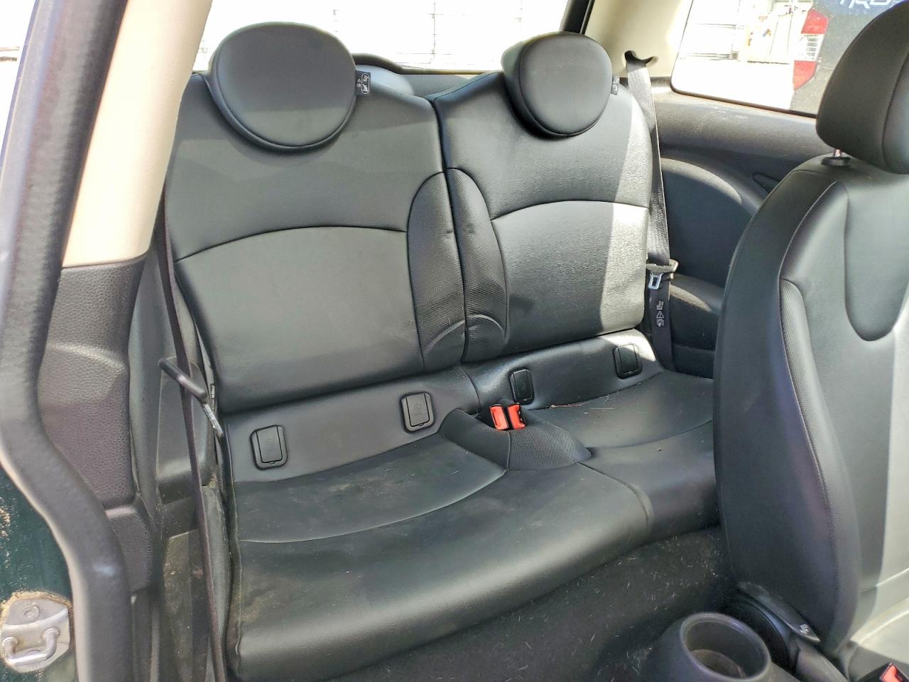 2011 Mini Cooper 3-door Зеленый vin: WMWSU3C53BT098400