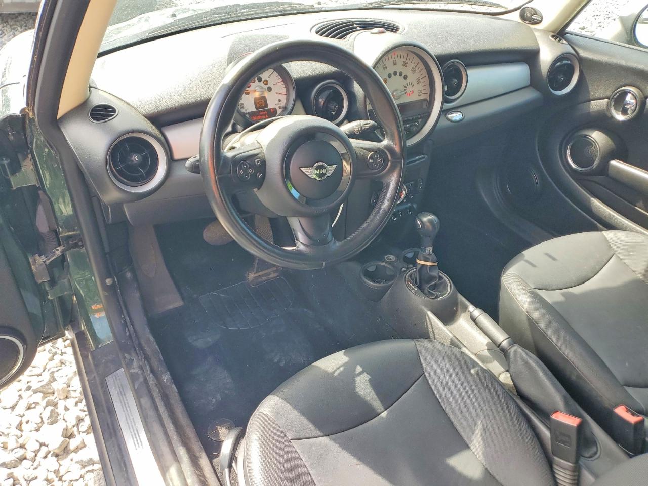 2011 Mini Cooper 3-door Зеленый vin: WMWSU3C53BT098400