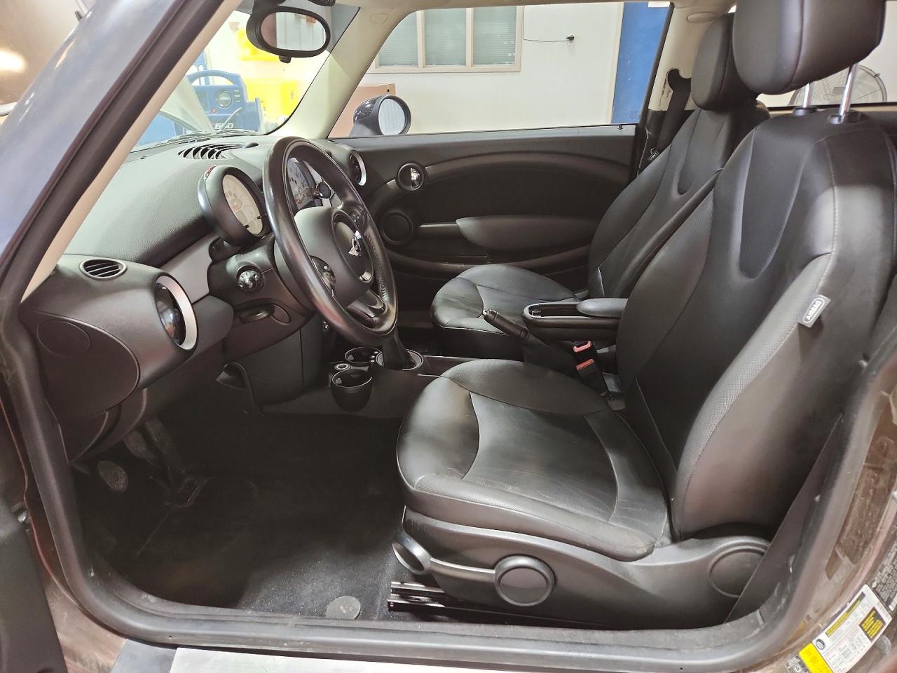 2012 Mini Cooper Tan vin: WMWSU3C53CT185649