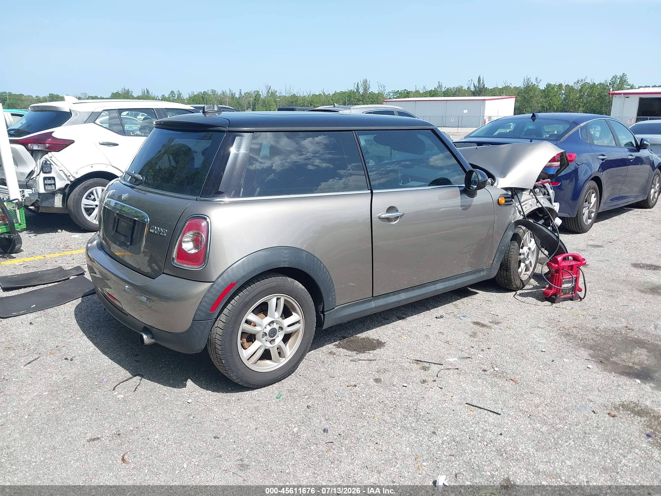 2012 Mini Cooper   Brown vin: WMWSU3C53CT261337