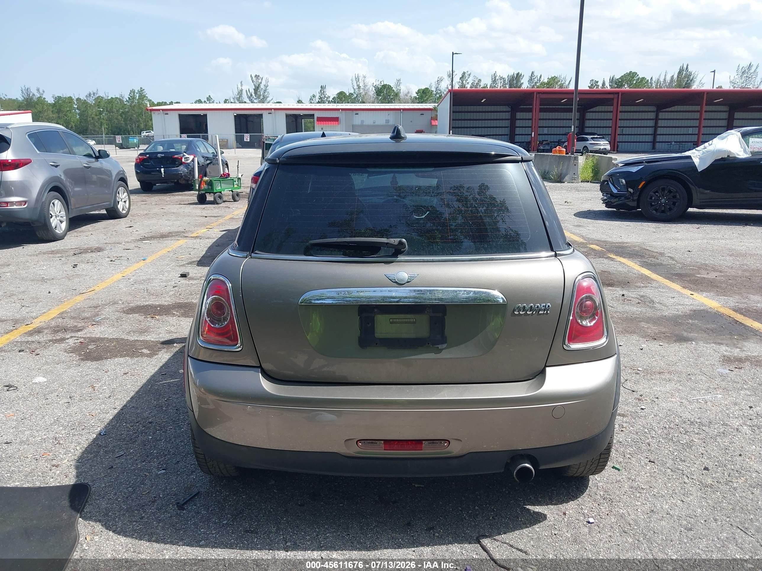 2012 Mini Cooper   Brown vin: WMWSU3C53CT261337