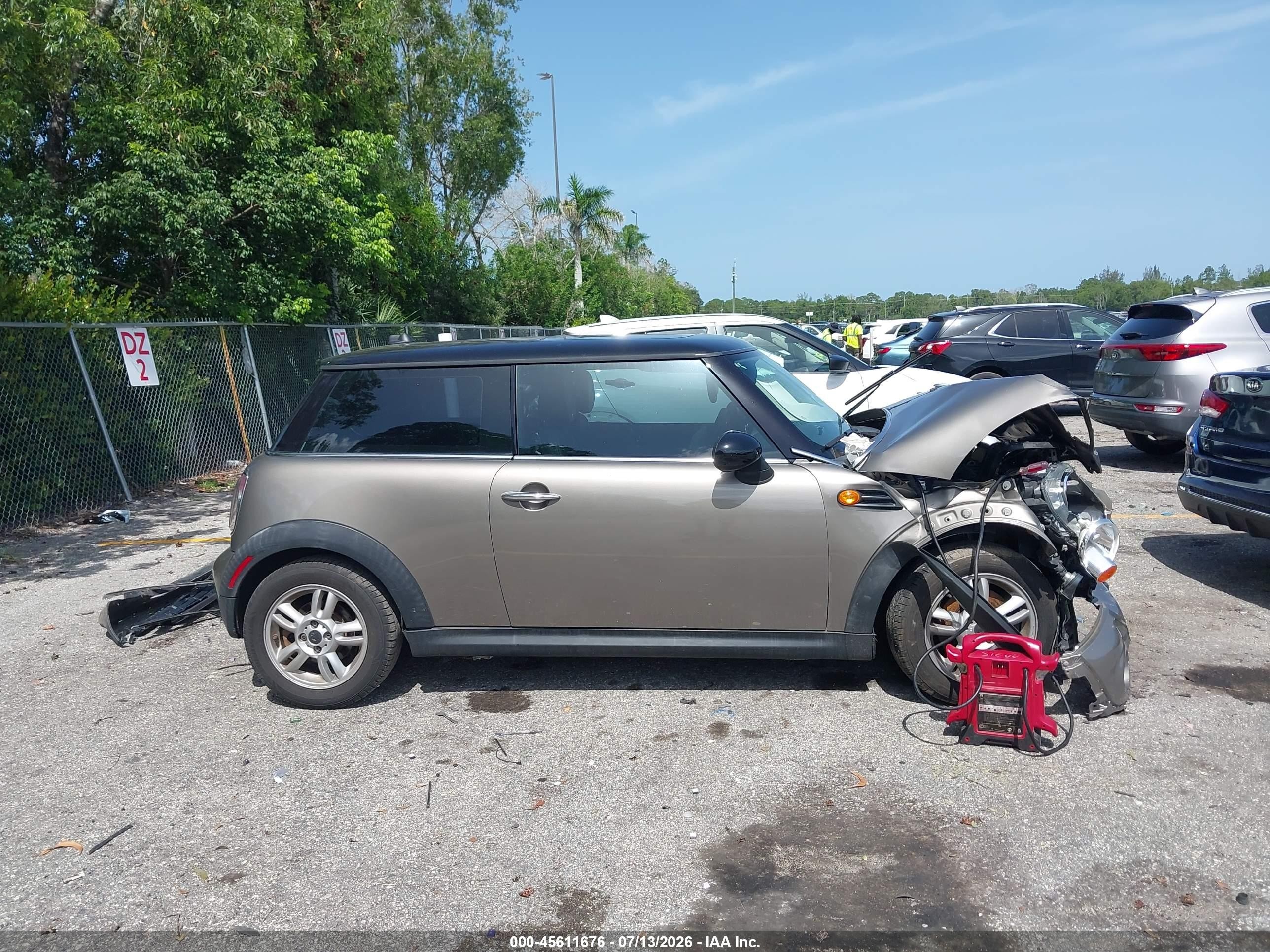 2012 Mini Cooper   Brown vin: WMWSU3C53CT261337