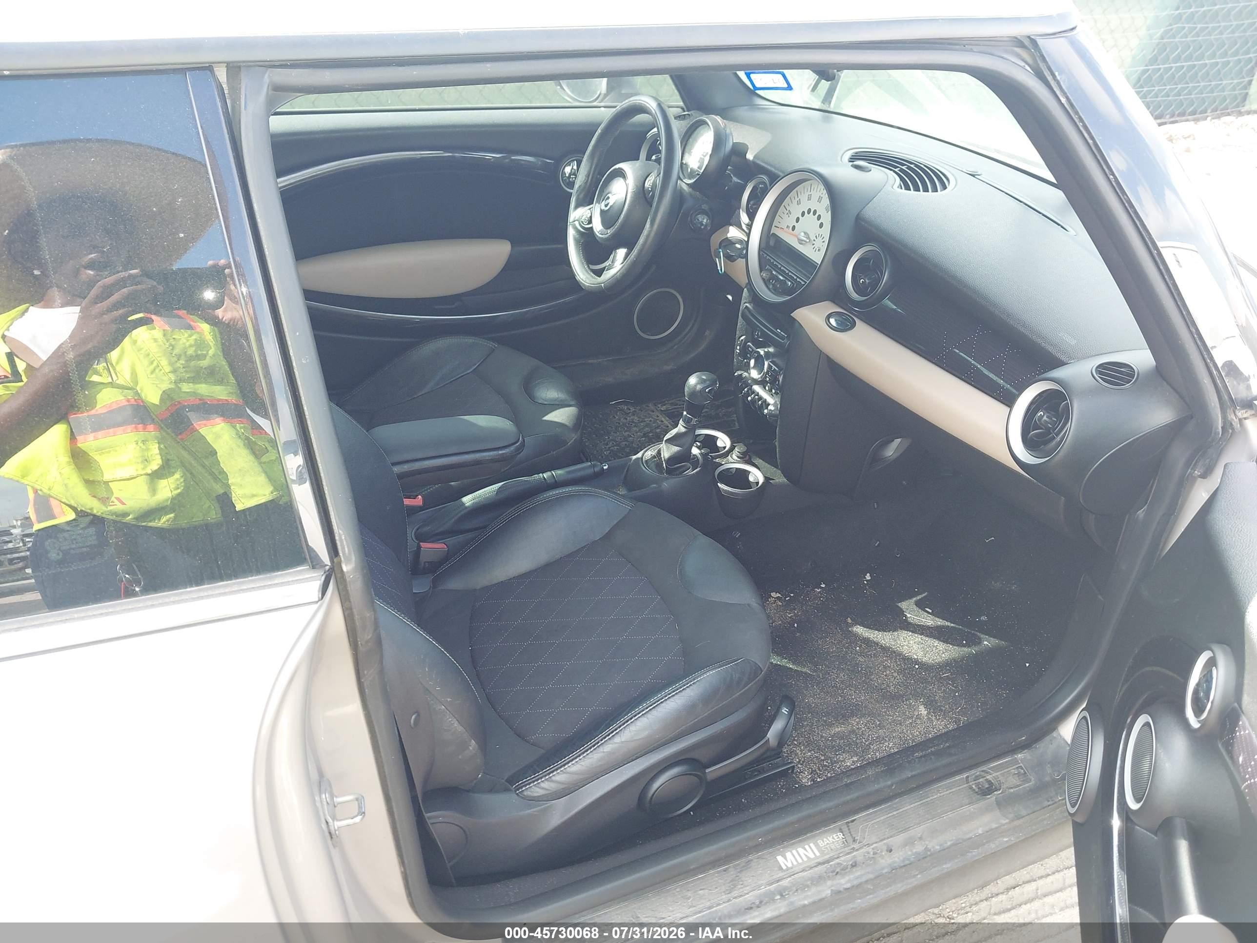 2012 Mini Cooper   Tan vin: WMWSU3C53CT264528