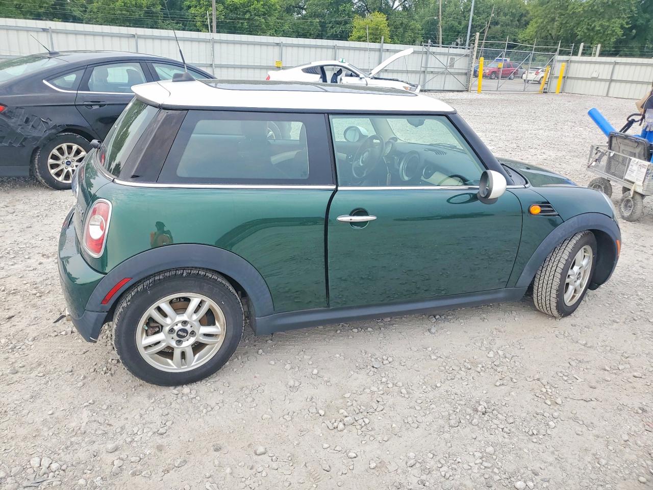 2013 Mini Cooper Green vin: WMWSU3C53DT549666