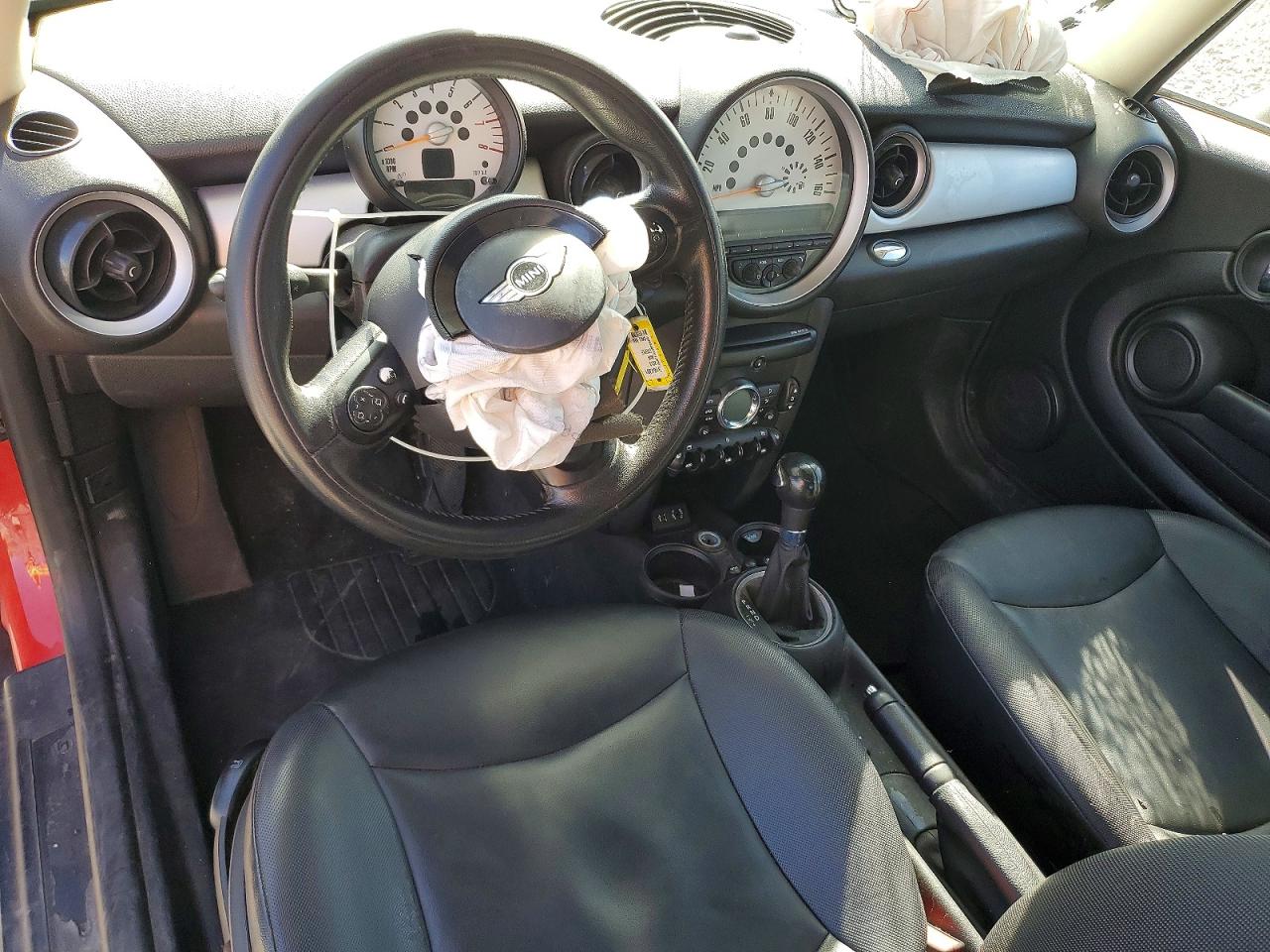 2013 Mini Cooper Red vin: WMWSU3C53DT690527