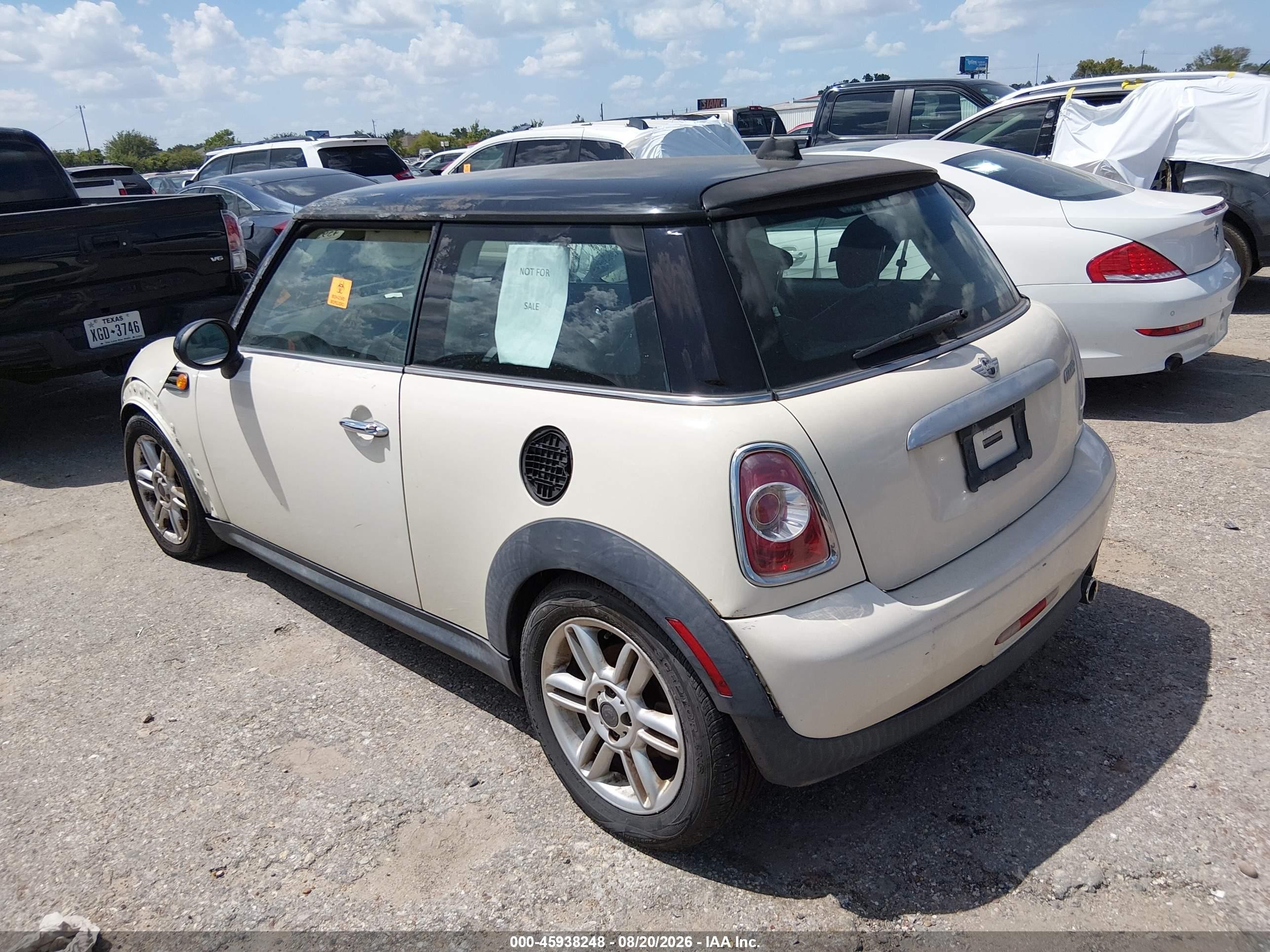2011 Mini Cooper   White vin: WMWSU3C54BT094002