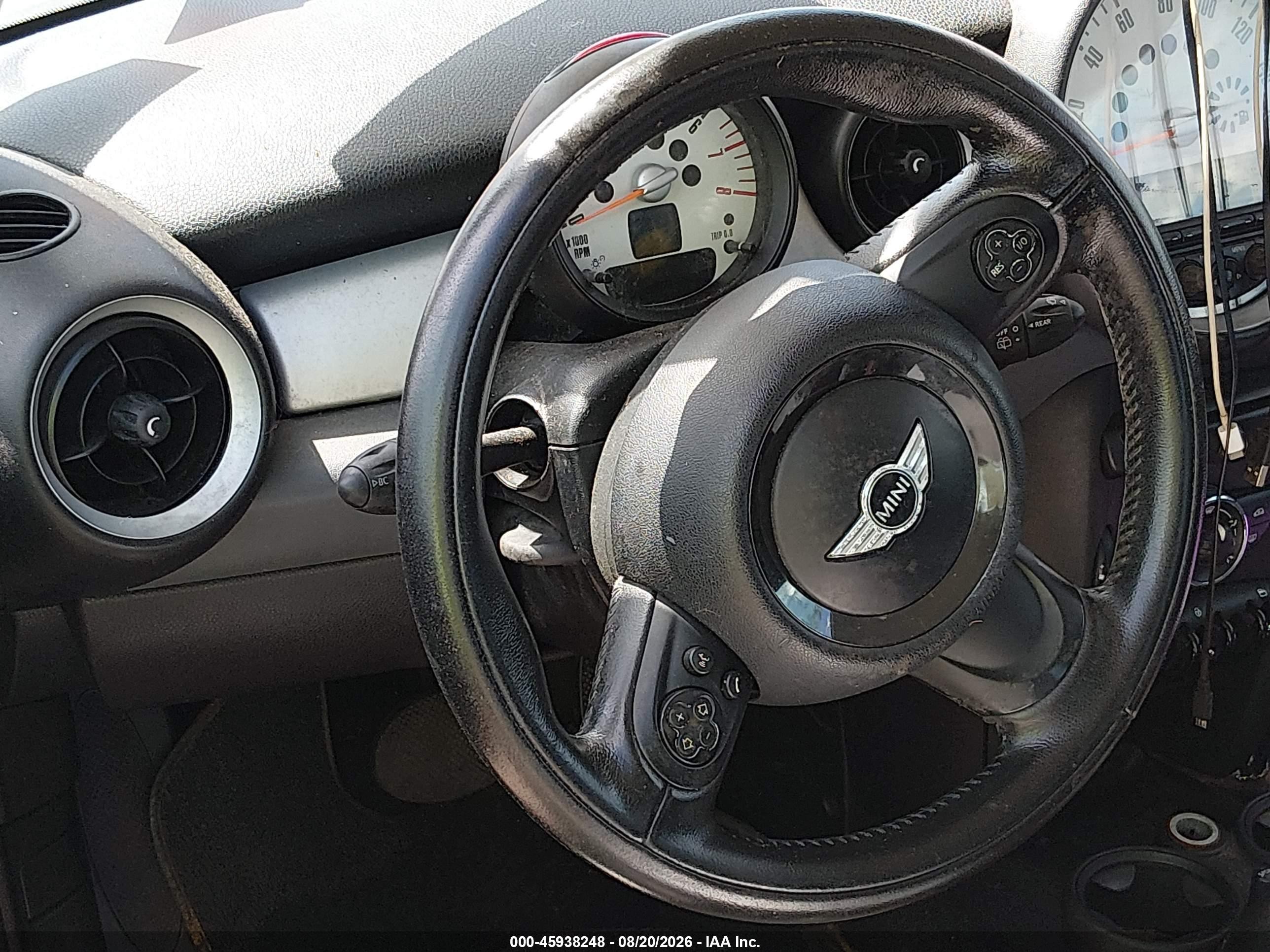 2011 Mini Cooper   White vin: WMWSU3C54BT094002