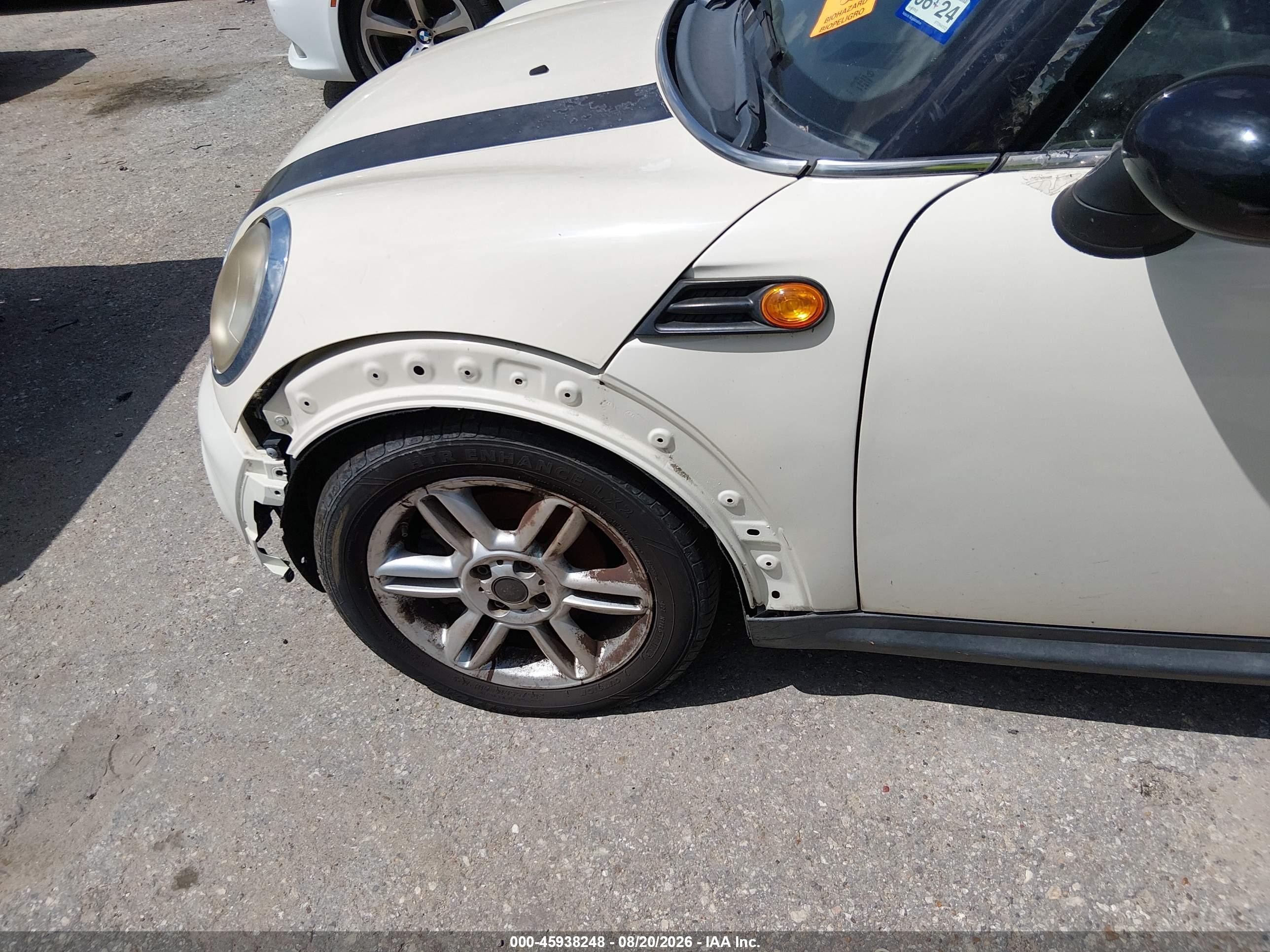 2011 Mini Cooper   White vin: WMWSU3C54BT094002