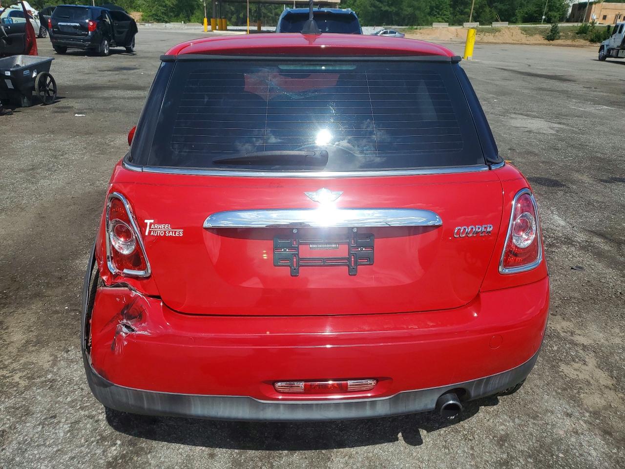 2011 Mini Cooper Red vin: WMWSU3C54BT094291