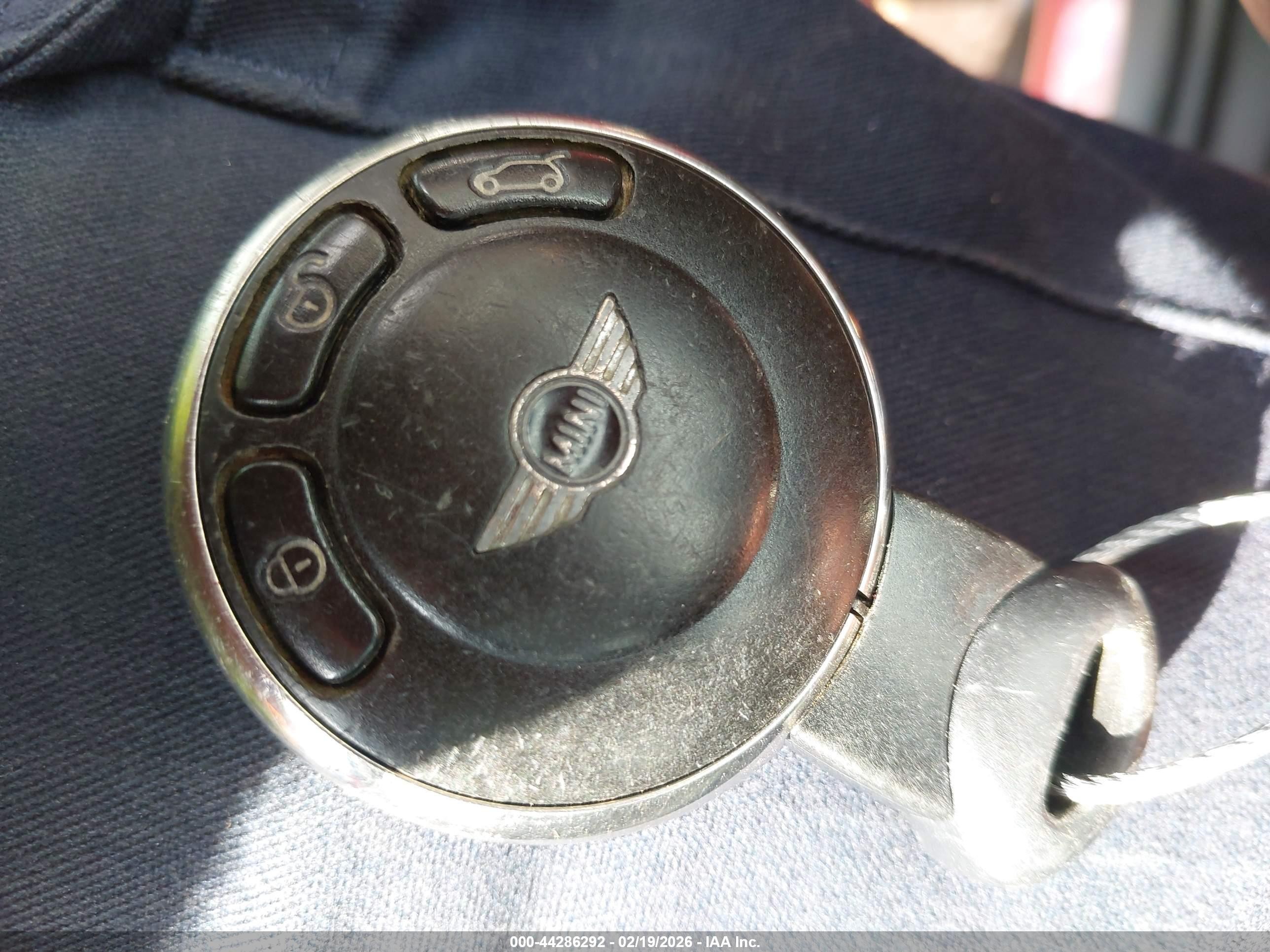2012 Mini Cooper Red vin: WMWSU3C54CT254848