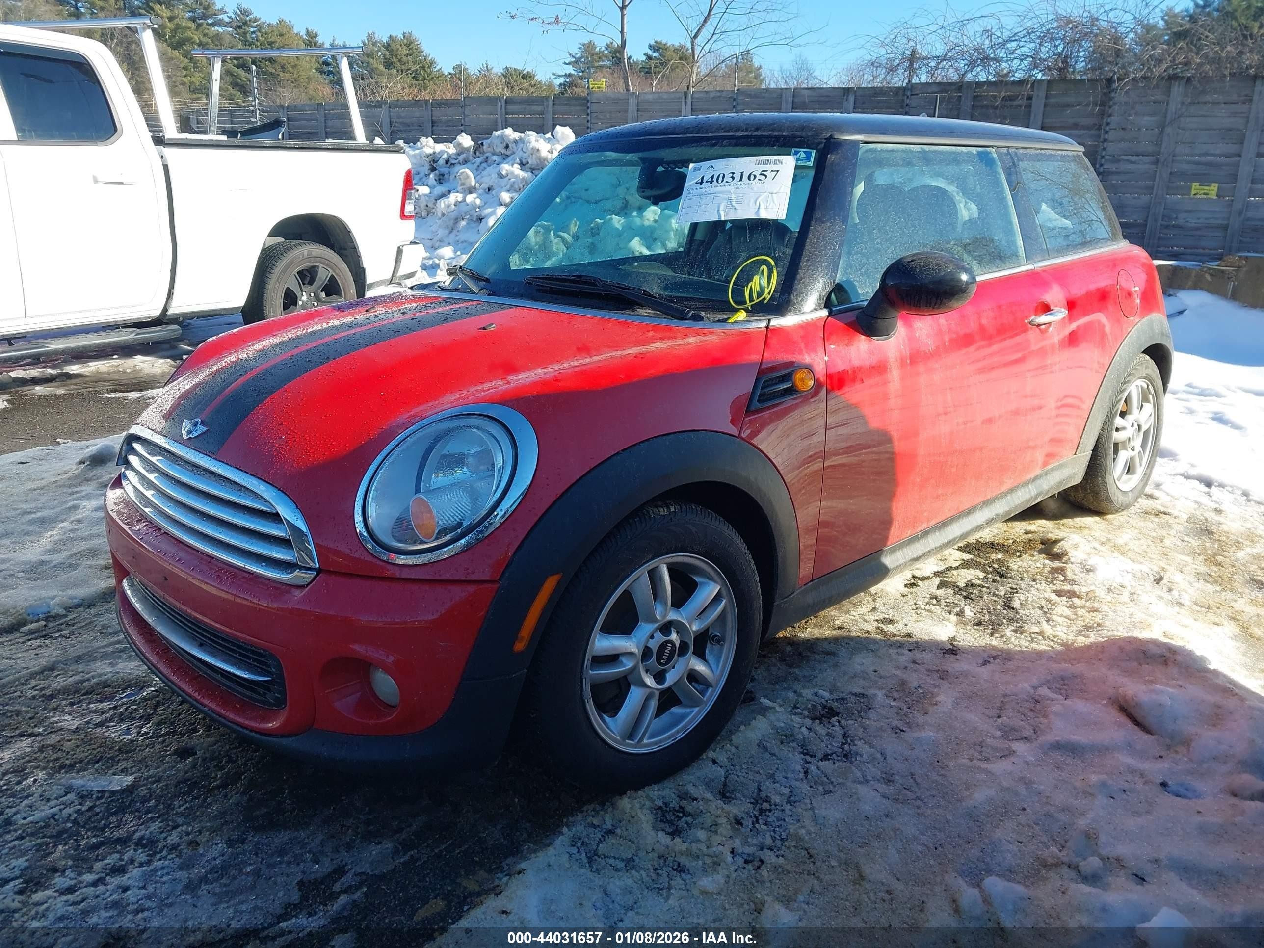 2012 Mini Cooper   Red vin: WMWSU3C54CT259905