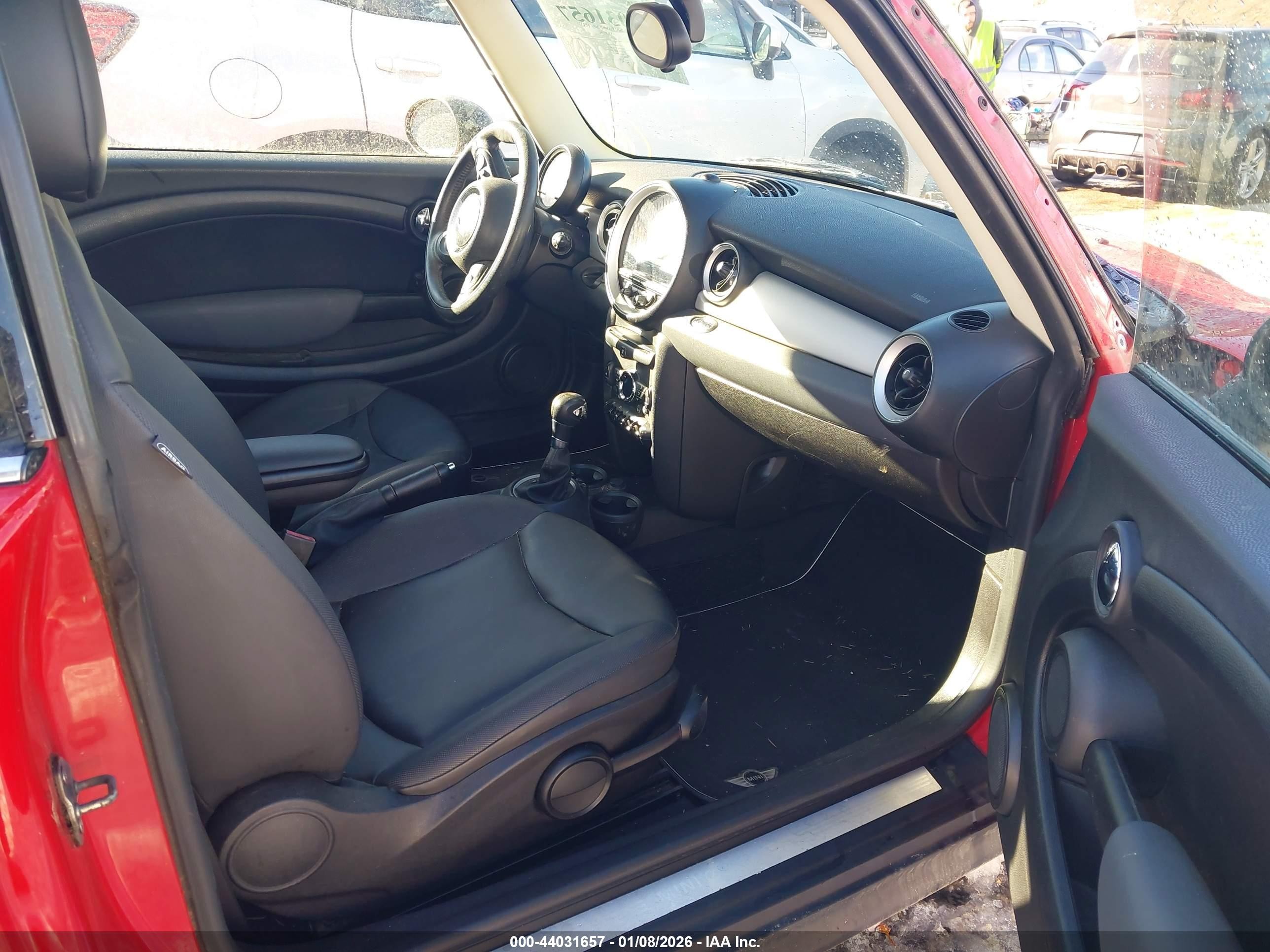 2012 Mini Cooper   Red vin: WMWSU3C54CT259905