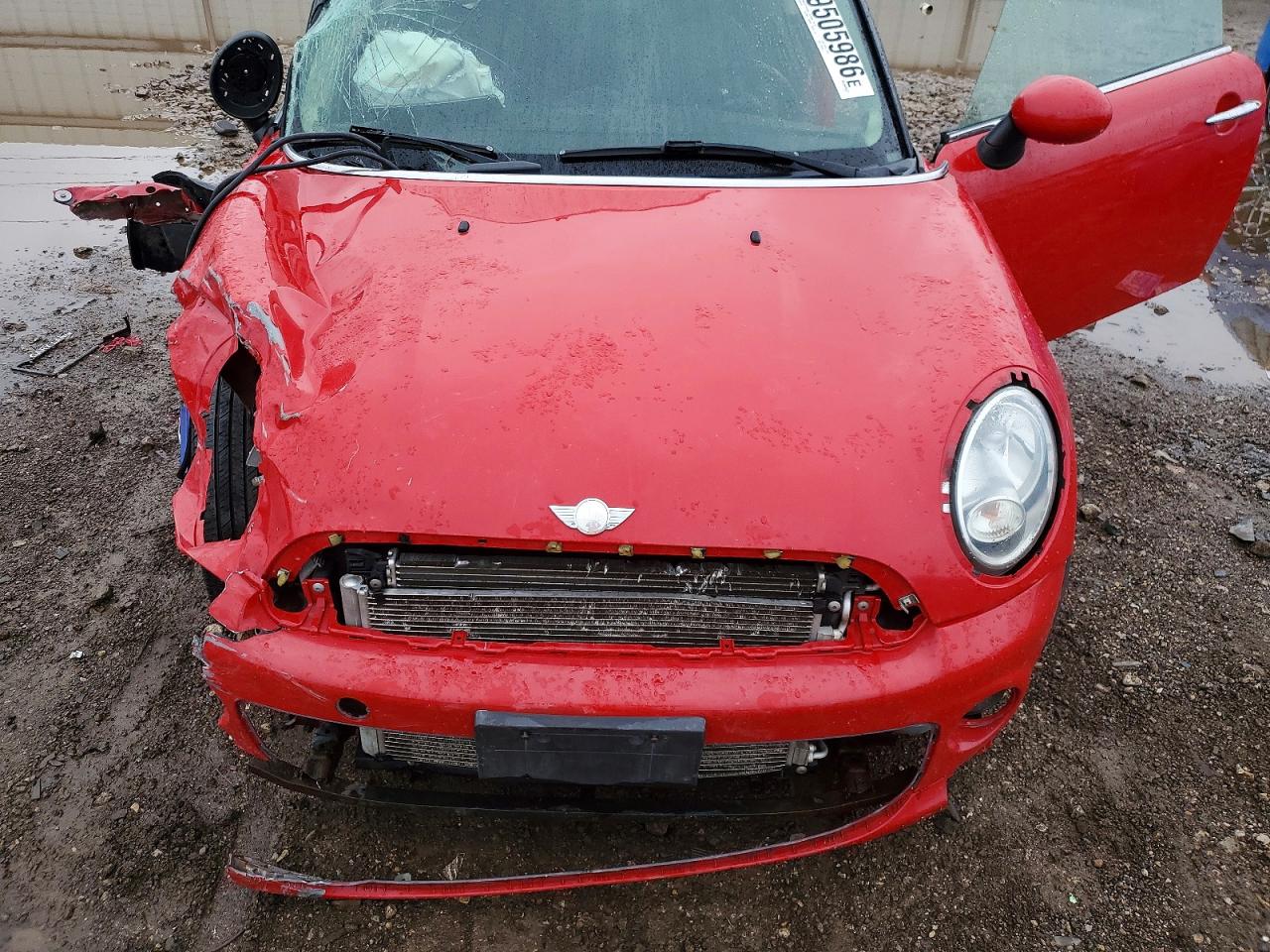 2013 Mini Cooper Red vin: WMWSU3C54DT370925