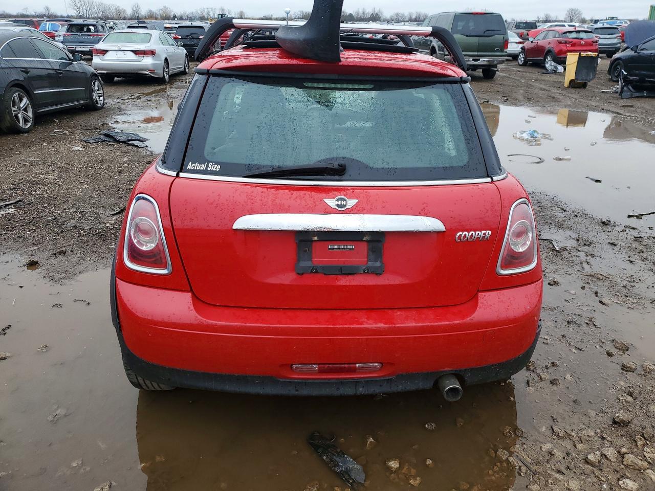 2013 Mini Cooper Red vin: WMWSU3C54DT370925