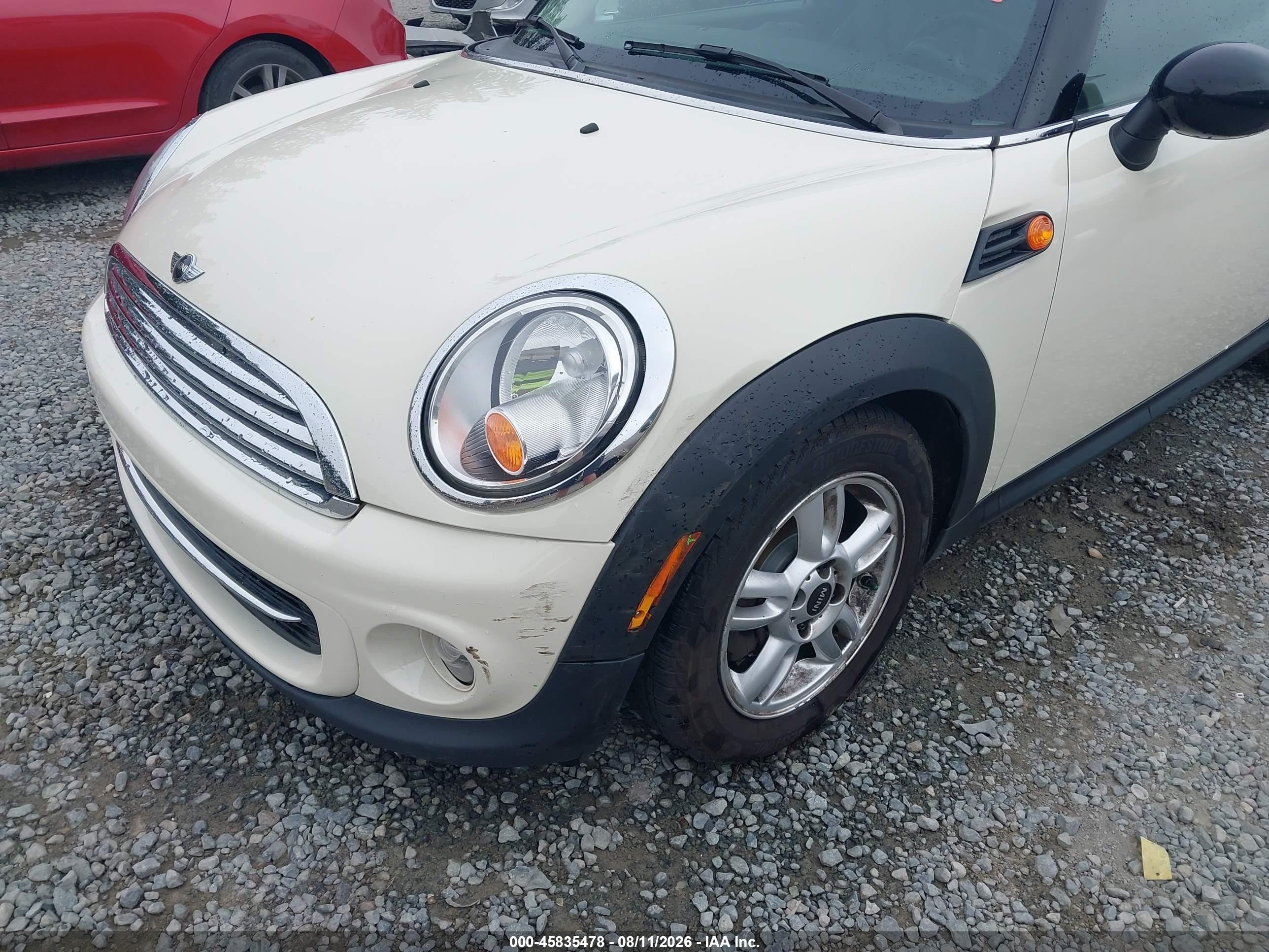 2013 Mini Hardtop Cooper Кремовый vin: WMWSU3C54DT680833