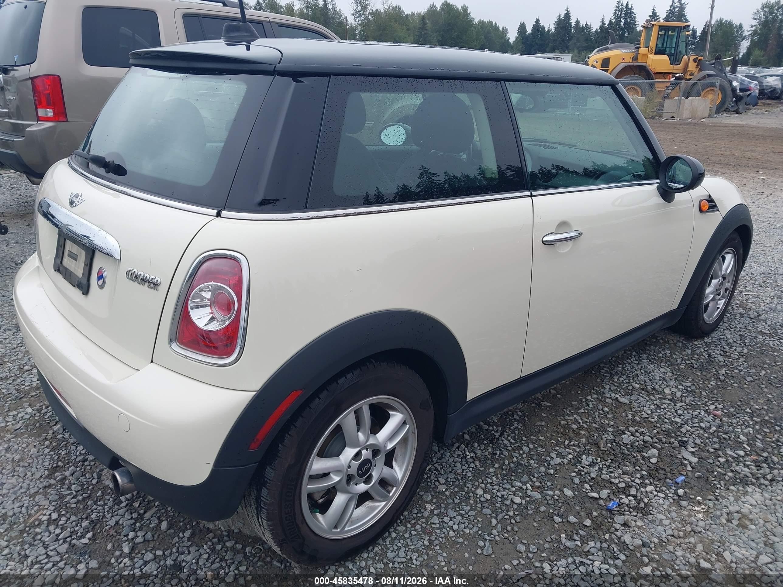 2013 Mini Hardtop Cooper Кремовый vin: WMWSU3C54DT680833