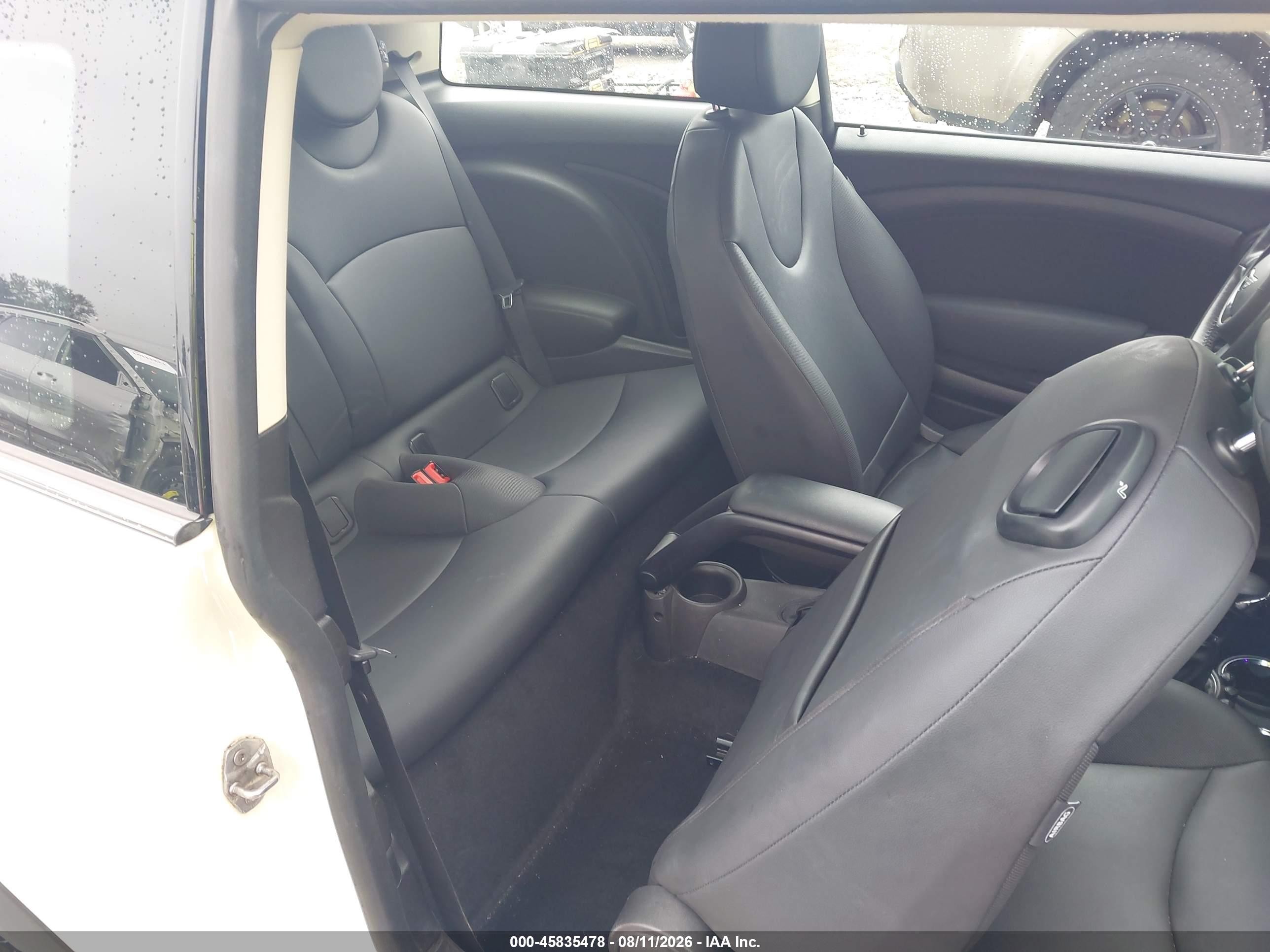 2013 Mini Hardtop Cooper Кремовый vin: WMWSU3C54DT680833
