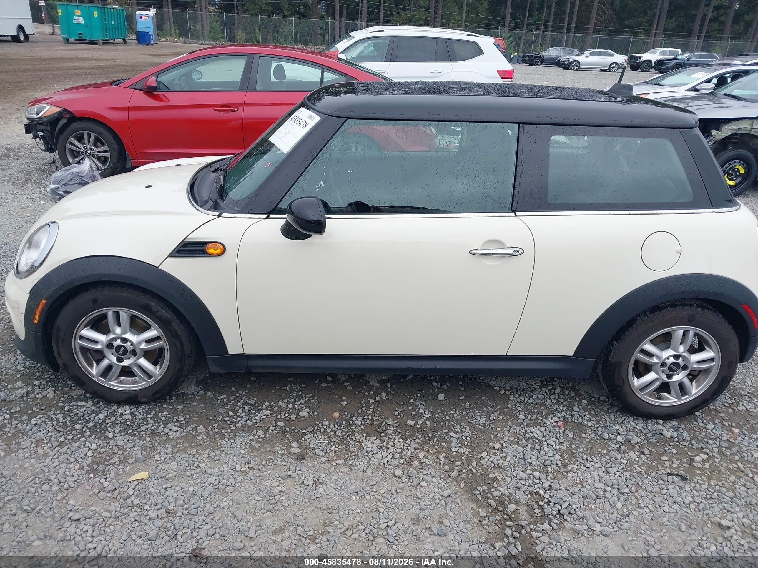 2013 Mini Hardtop Cooper Кремовый vin: WMWSU3C54DT680833
