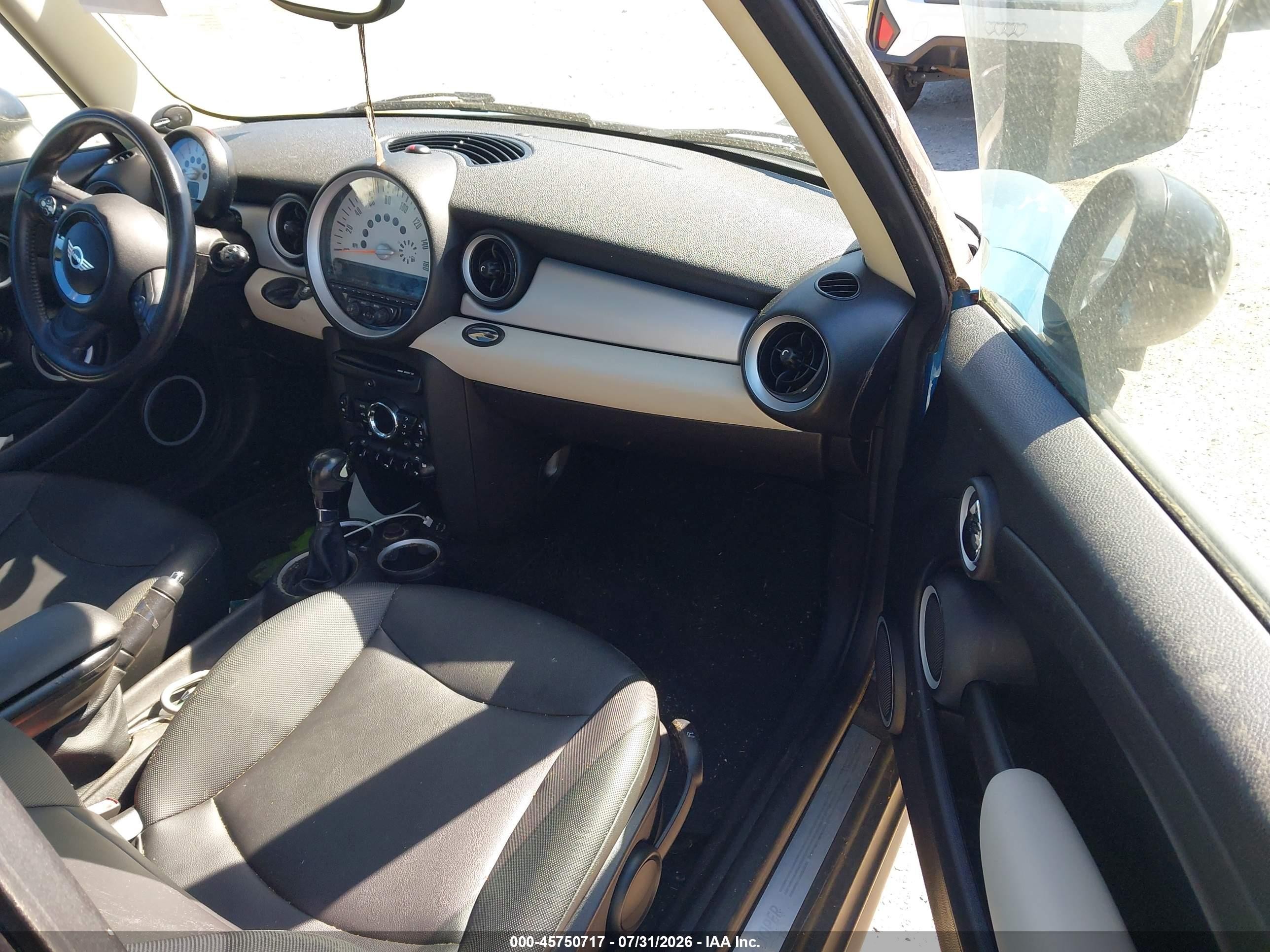 2013 Mini Hardtop Cooper Blue vin: WMWSU3C54DT685689