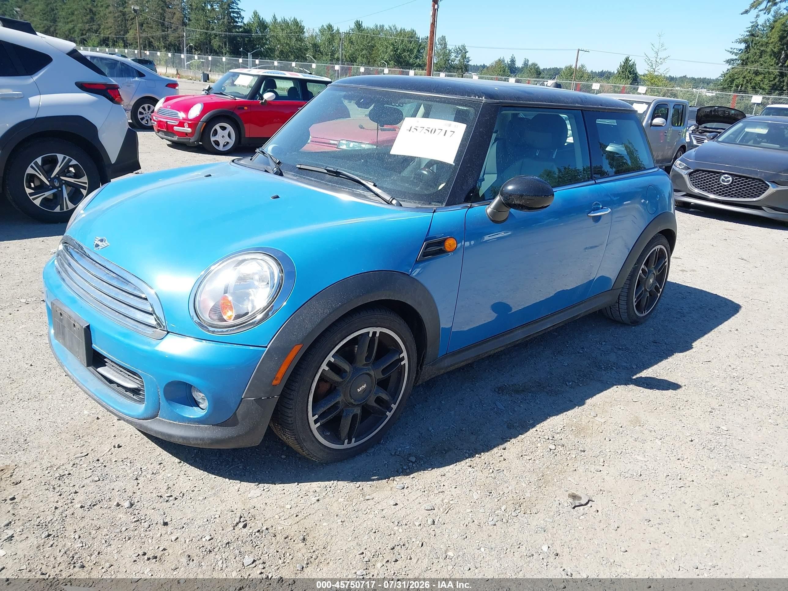 2013 Mini Hardtop Cooper Blue vin: WMWSU3C54DT685689