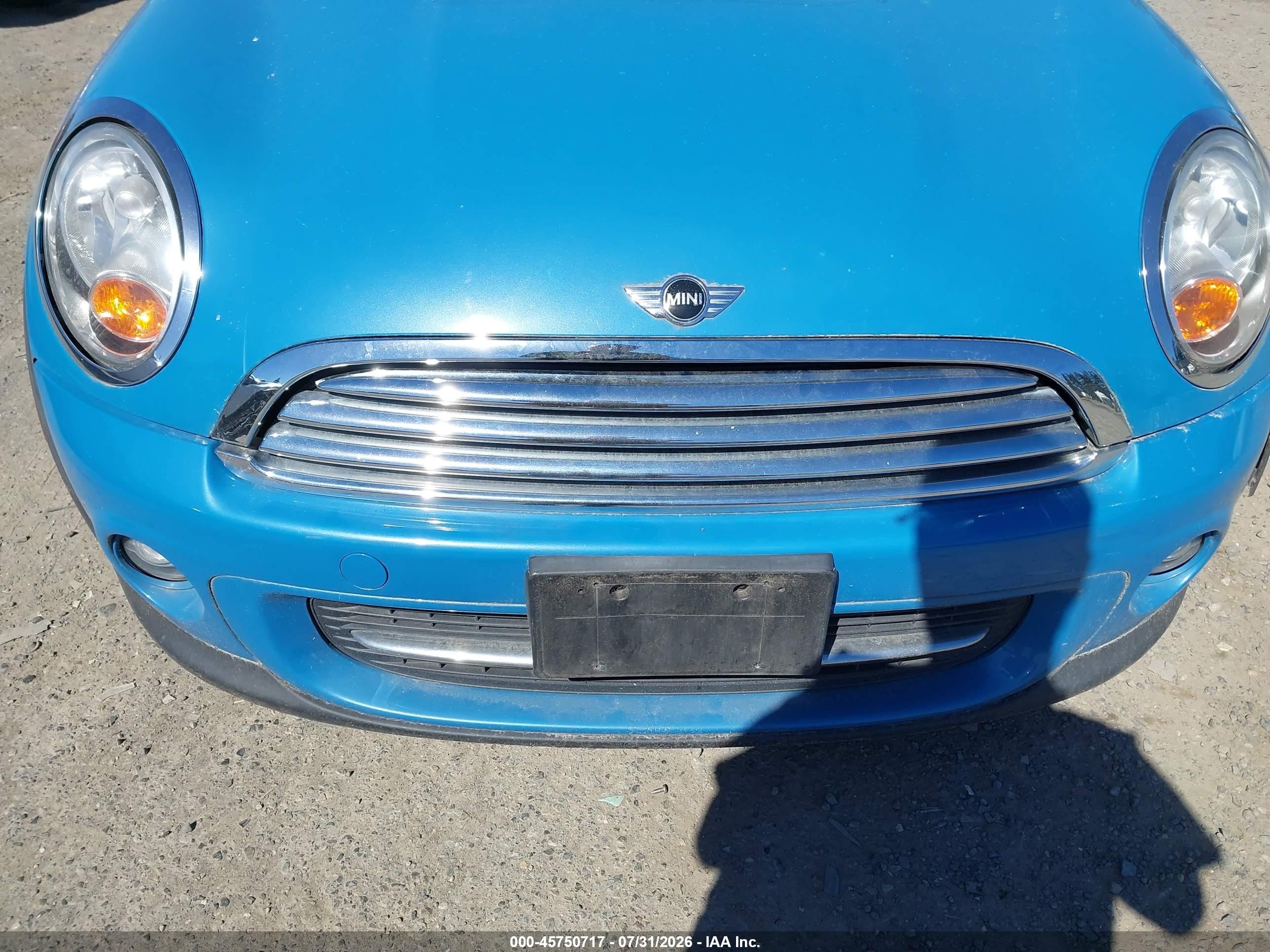 2013 Mini Hardtop Cooper Blue vin: WMWSU3C54DT685689