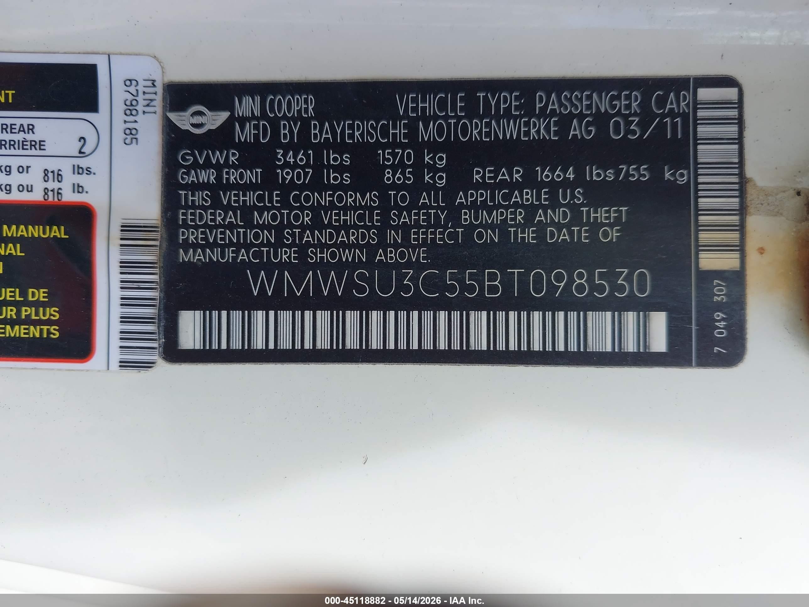 2011 Mini Cooper   White vin: WMWSU3C55BT098530