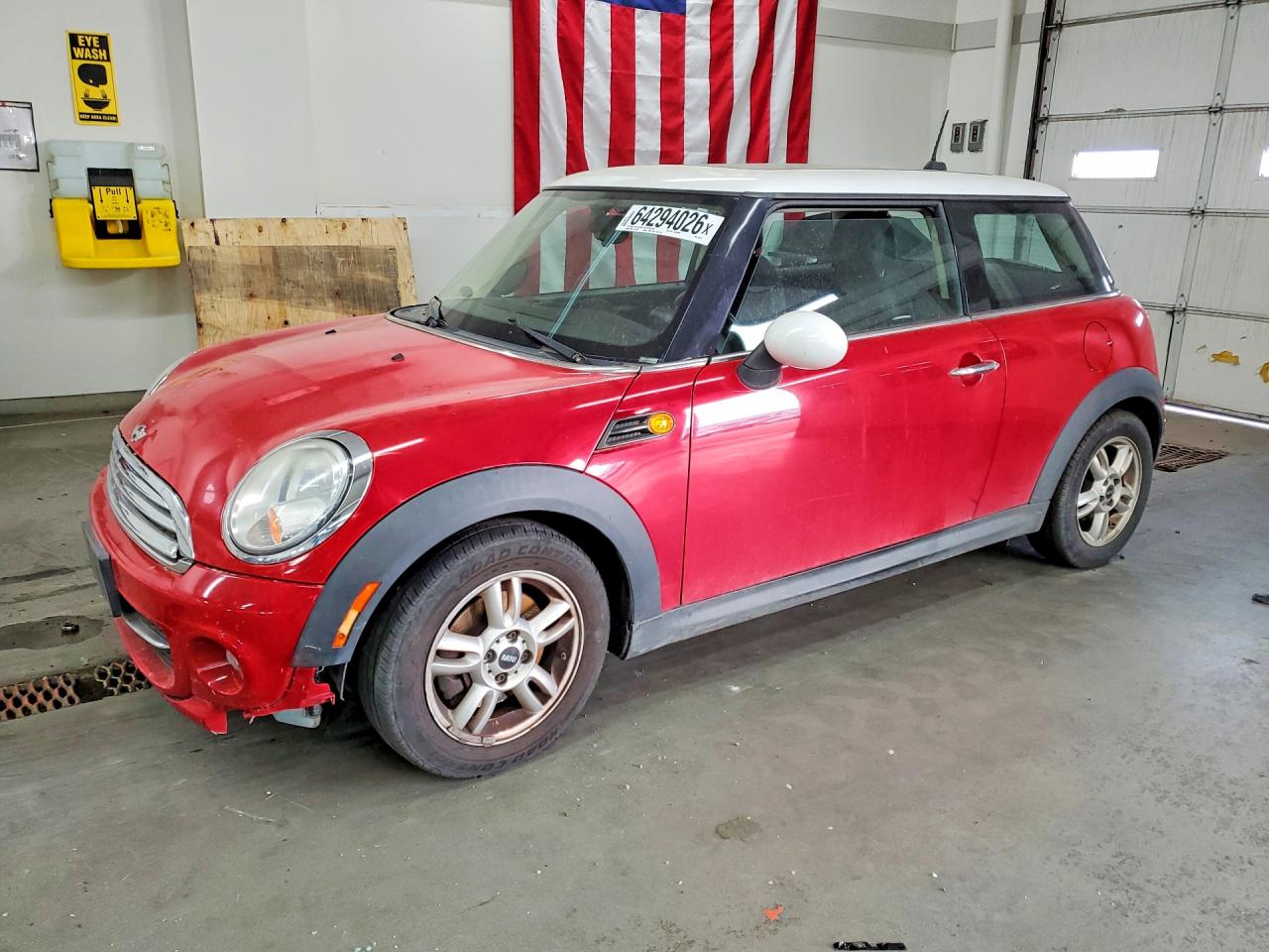 2011 Mini Cooper Красный vin: WMWSU3C55BT252122