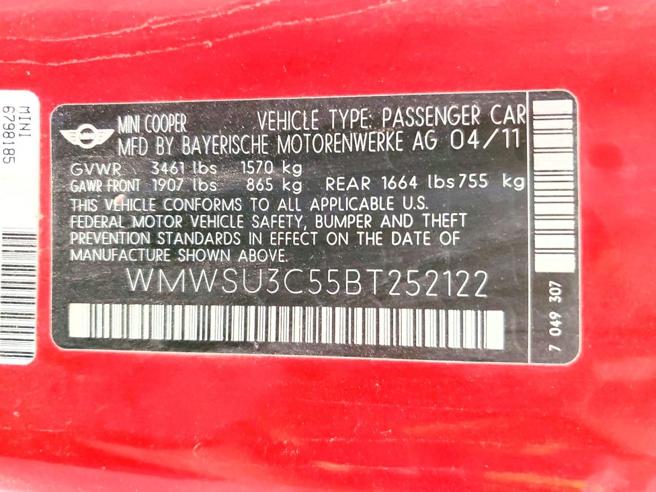 2011 Mini Cooper Red vin: WMWSU3C55BT252122
