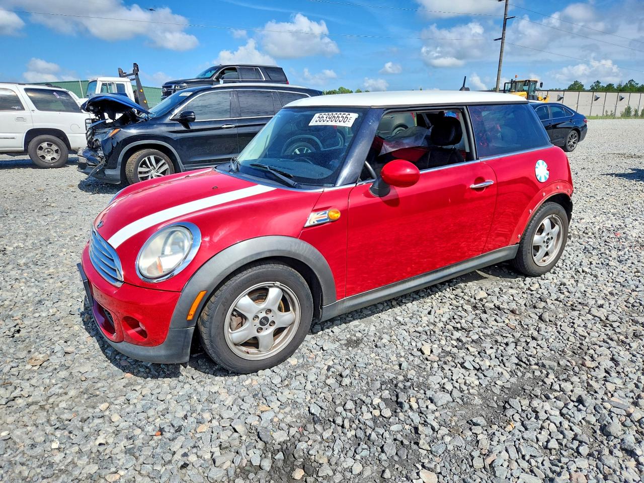 2011 Mini Cooper Red vin: WMWSU3C55BTX95602