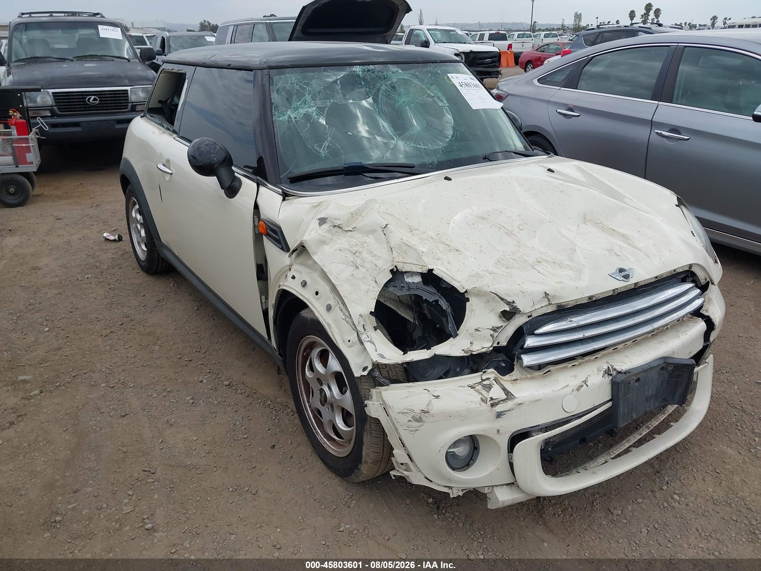 2012 Mini Cooper   Beige vin: WMWSU3C55CT259900
